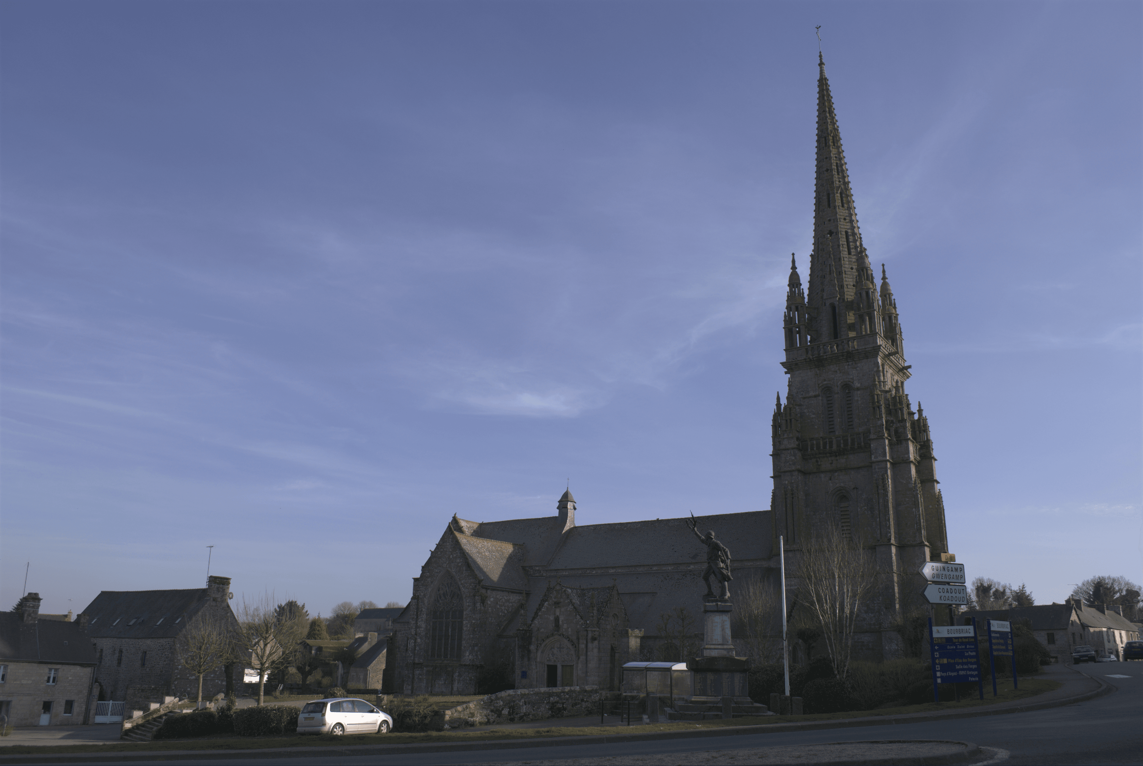 Église Saint-Briac de Bourbriac