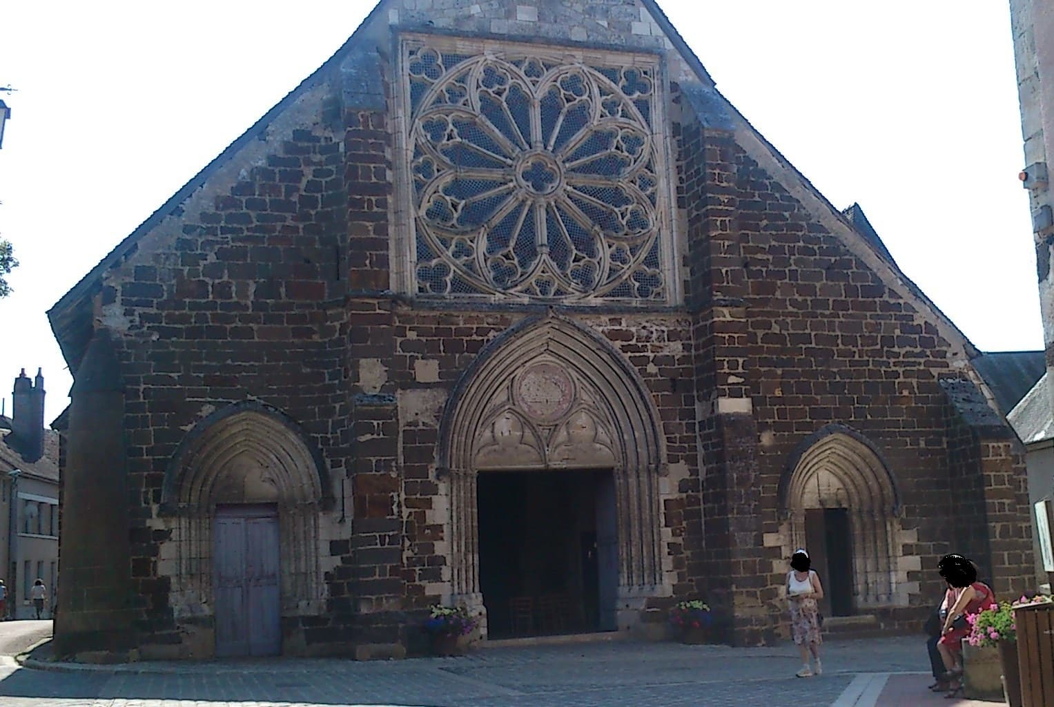 Église Saint-Ferréol de Saint-Fargeau