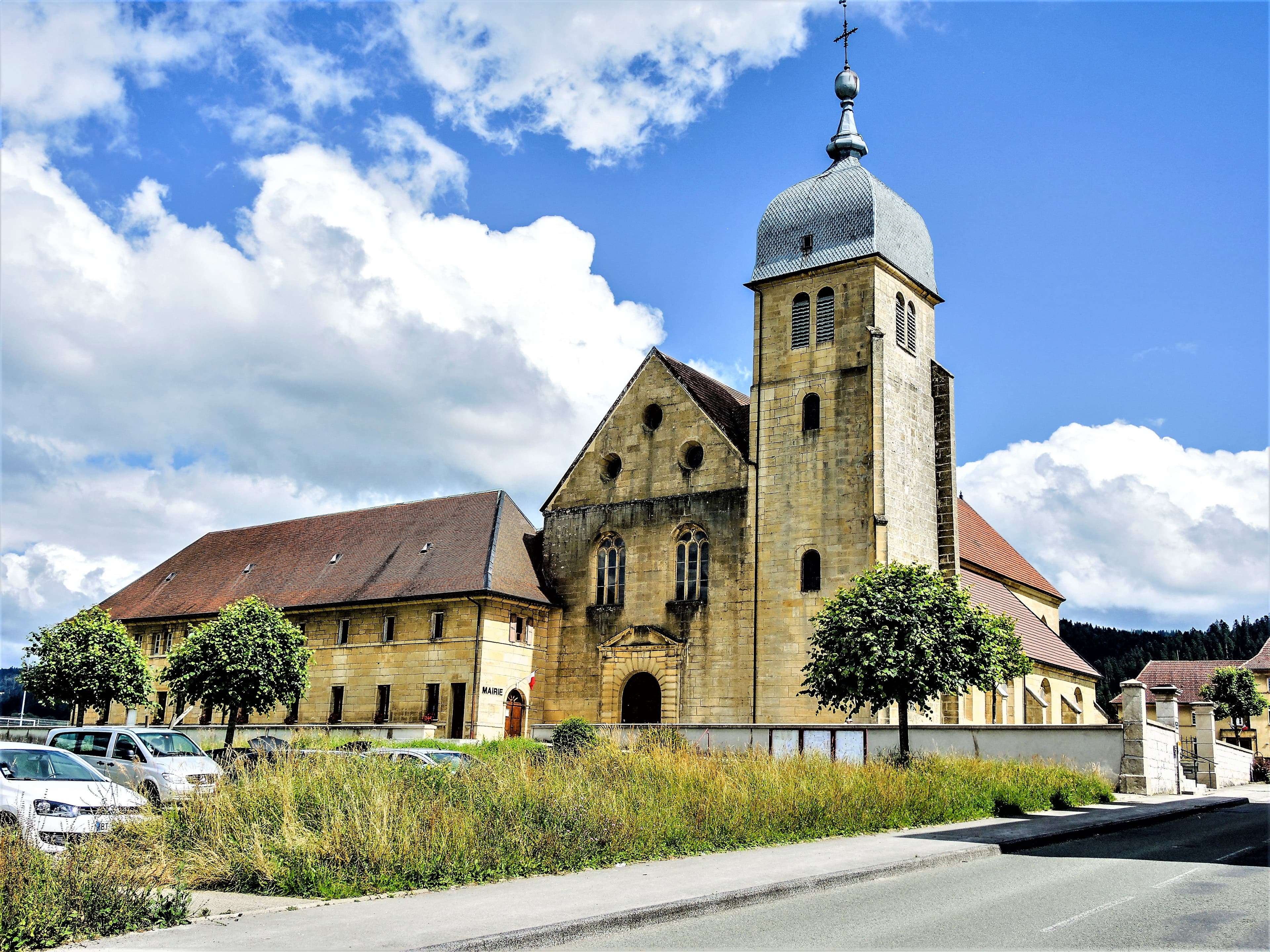 Église Saint-Michel de Montlebon