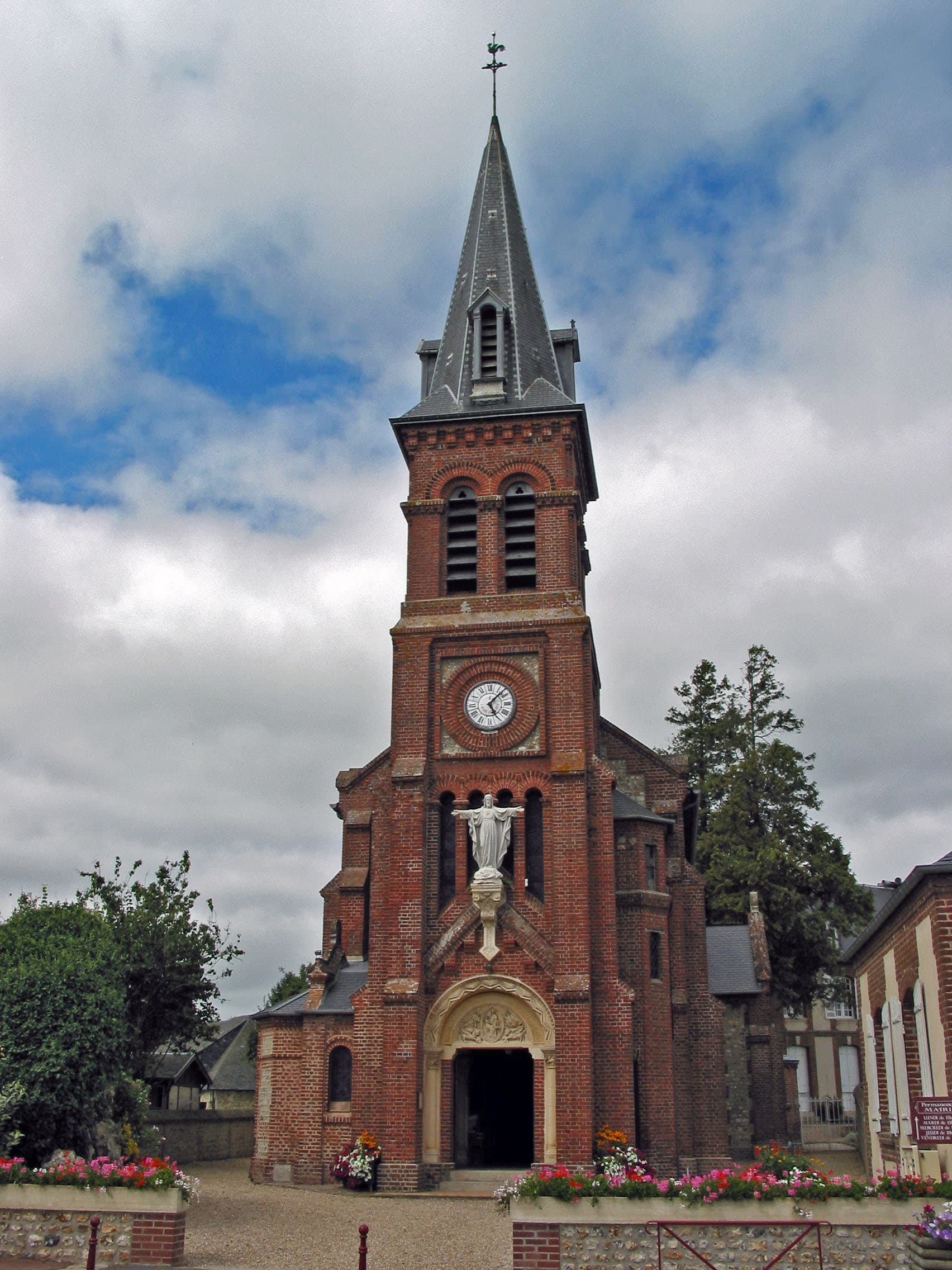 Église Saint-Pierre d'Équemauville