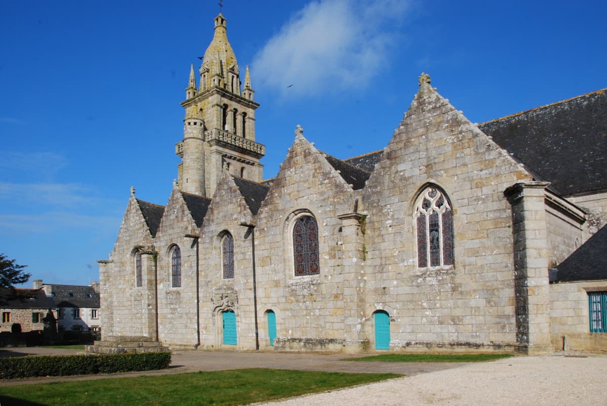 Plourin-lès-Morlaix Parish close