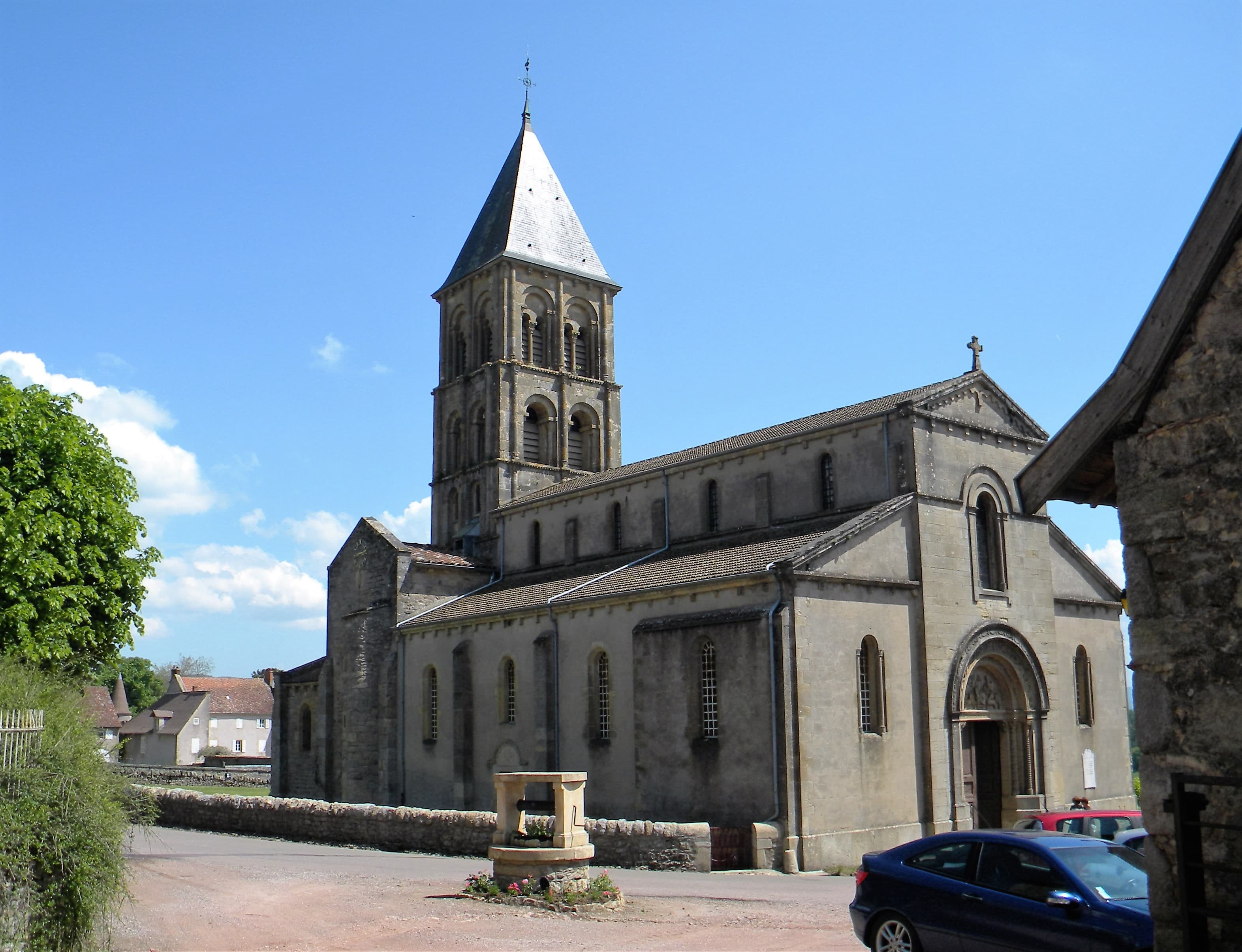Église Saint-Laurent de Saint-Laurent-en-Brionnais