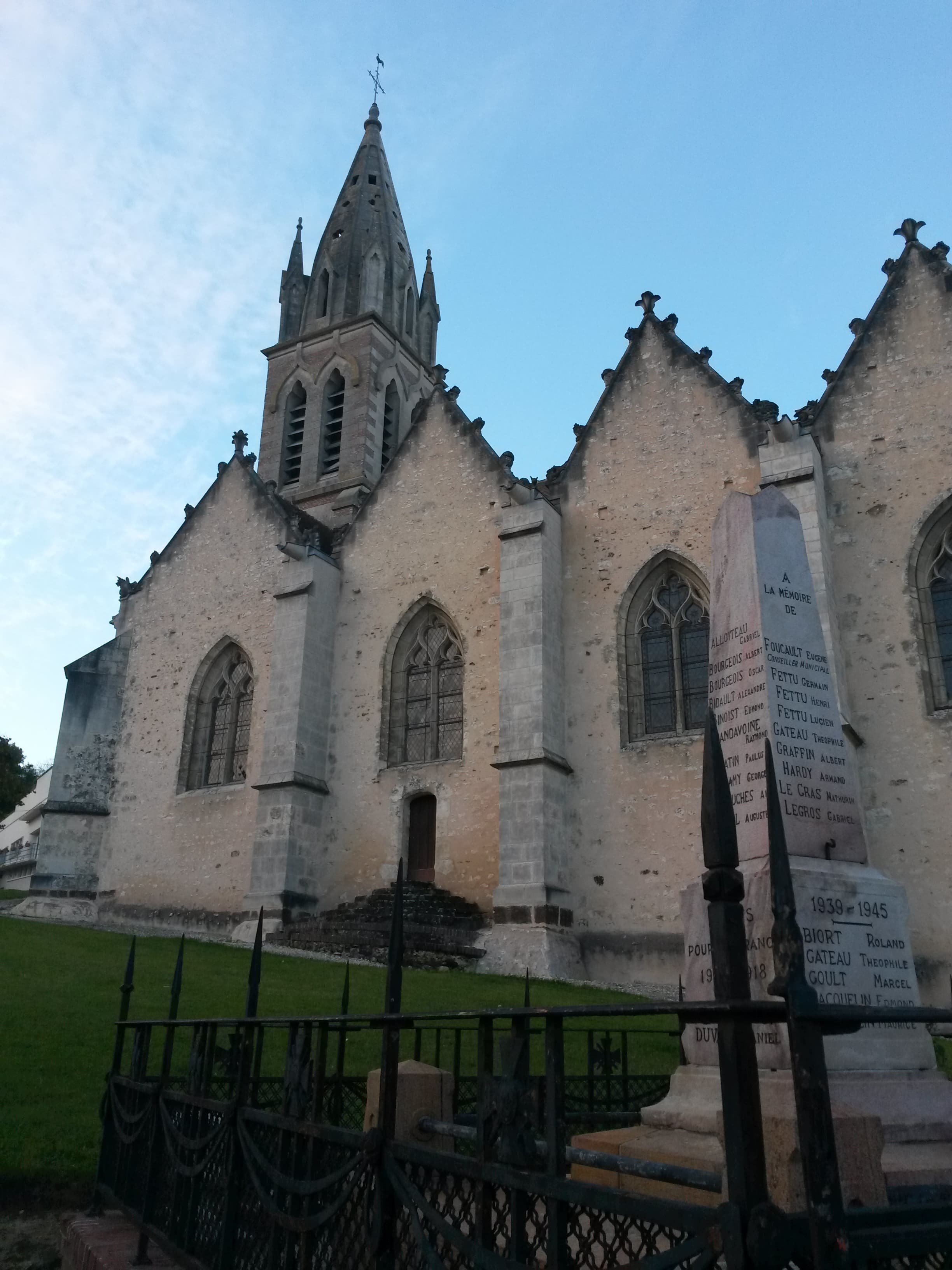 Église Saint-Victor-et-Saint-Gilles de Saint-Victor-de-Buthon