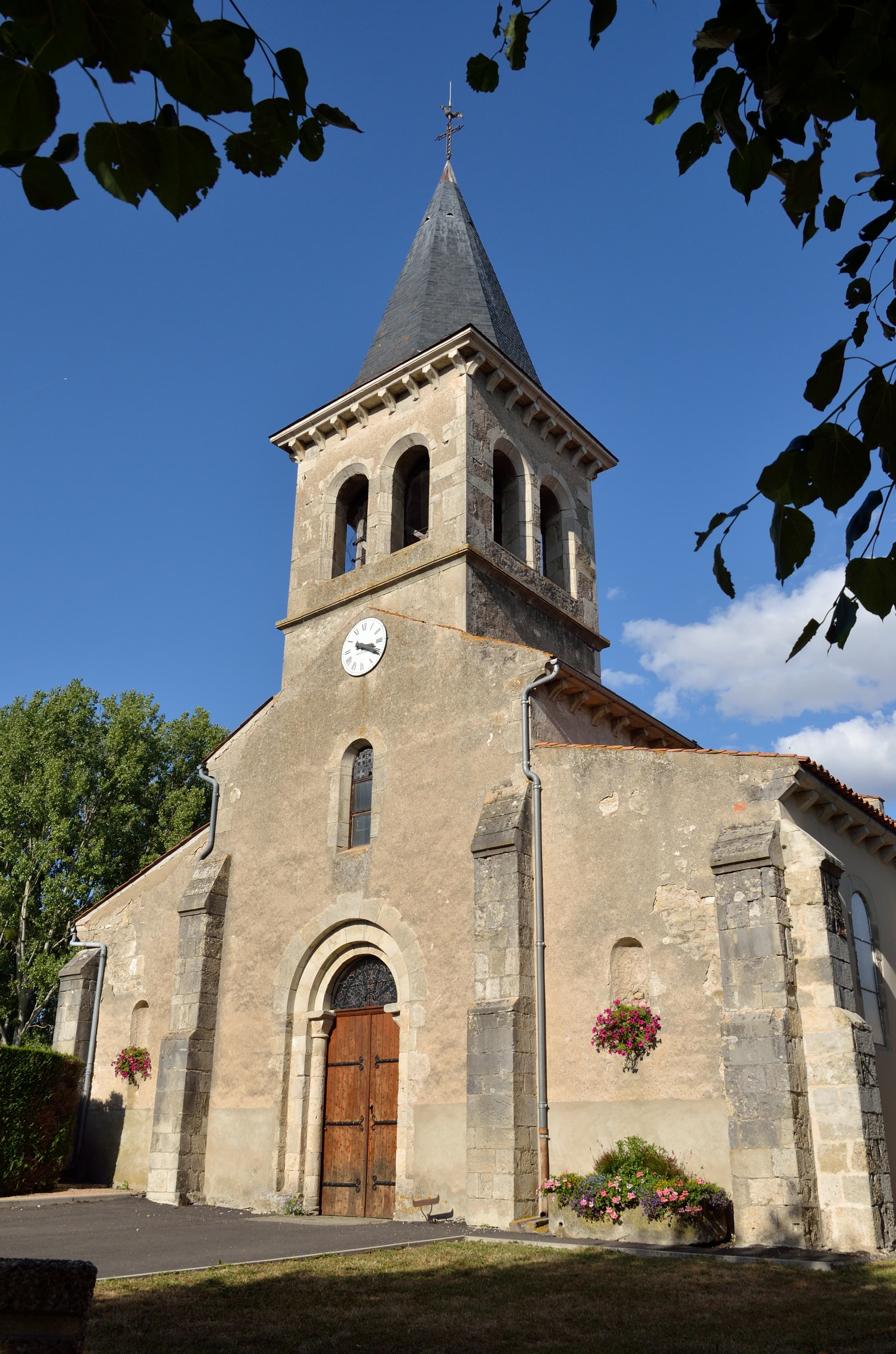 Église Saint-Julien de Saulzet
