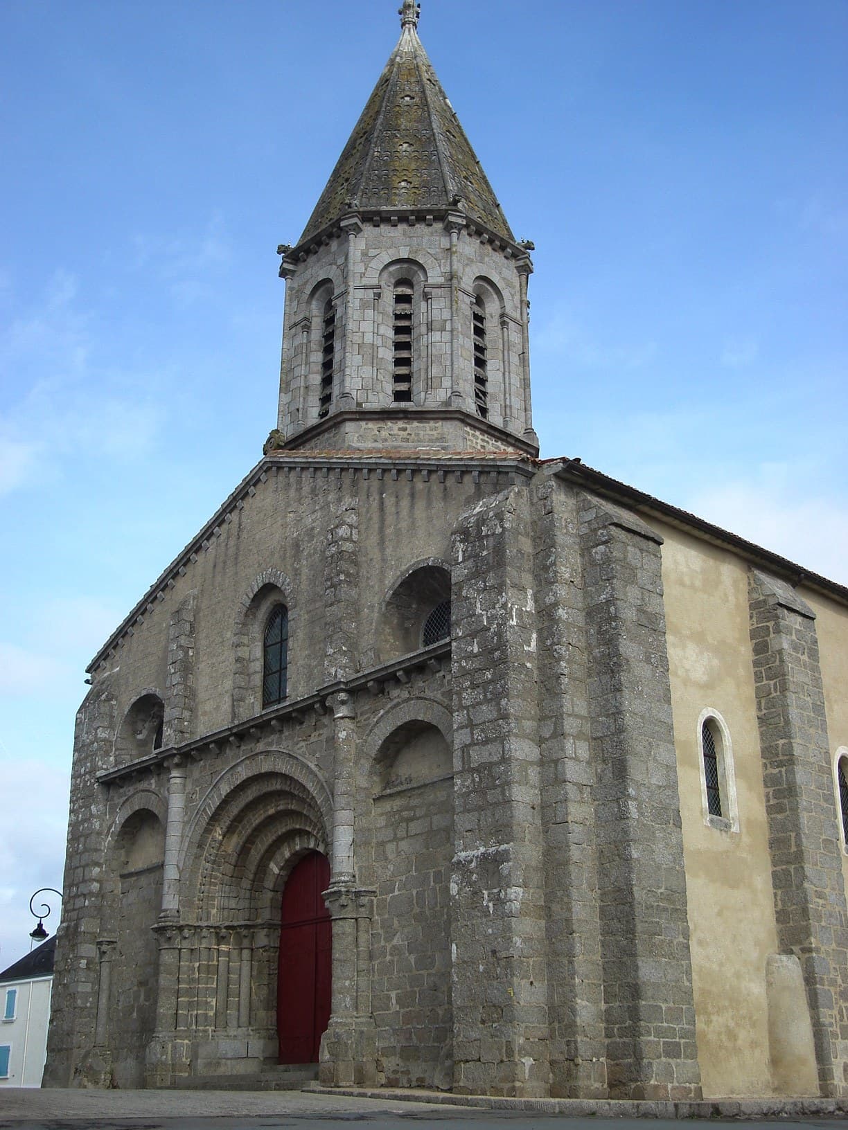 Église Saint-Jacques de Moutiers-les-Mauxfaits