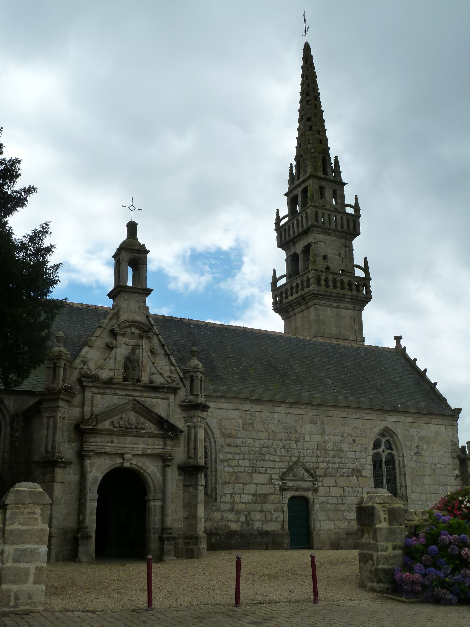 Église Saint-Edern de Plouédern