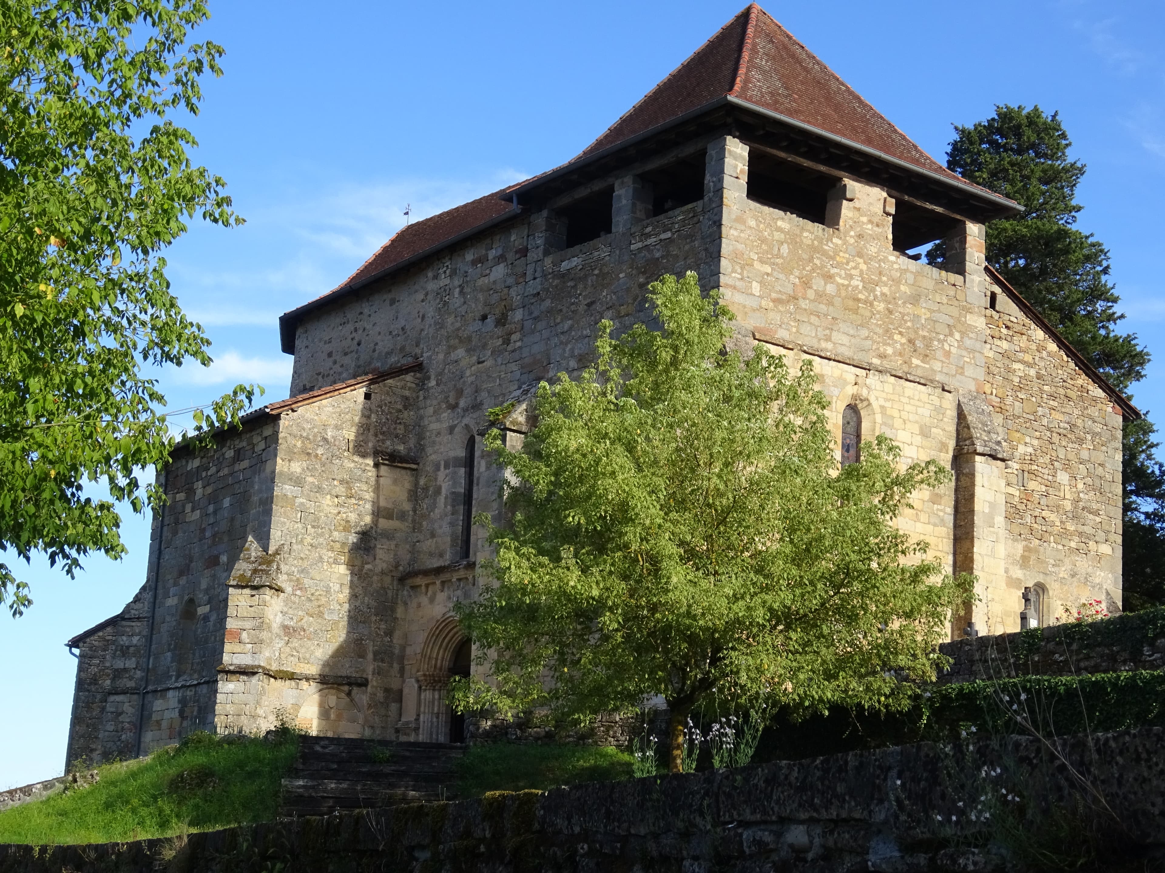 Église Saint-André de Fons