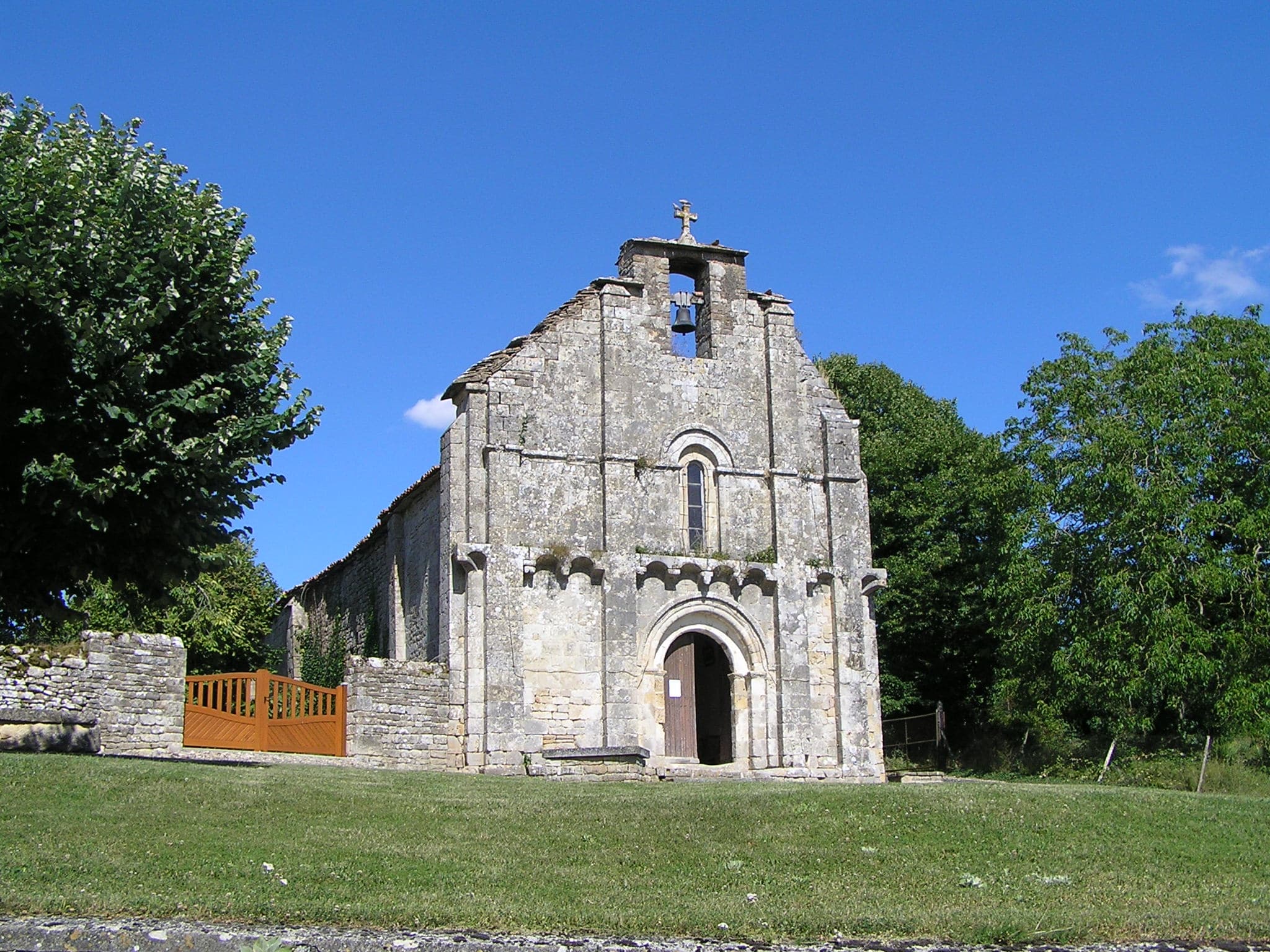 Église Saint-Genis d'Embourie