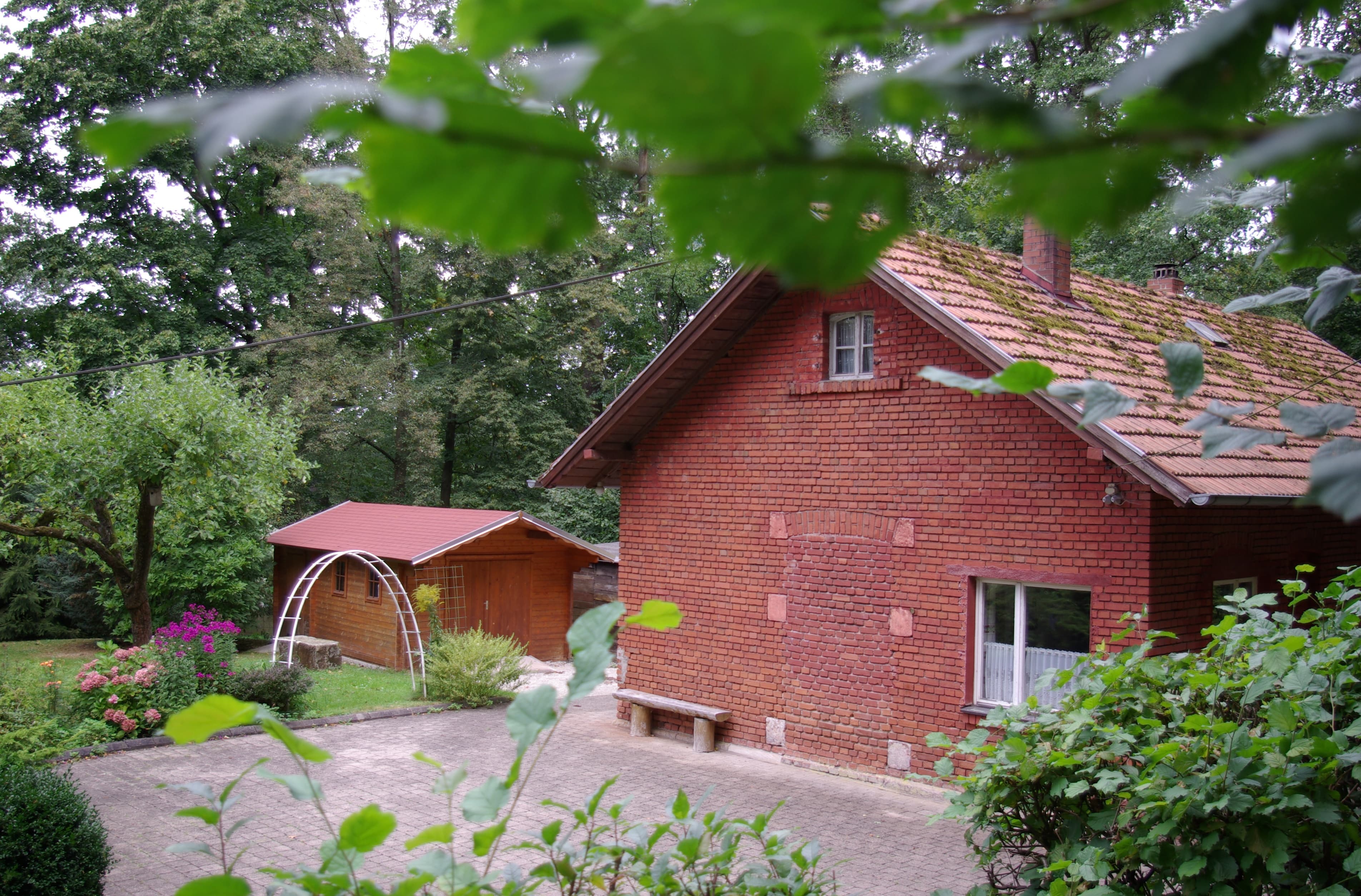 Leichenhalle Rudelsweiherstraße 85 in Erlangen