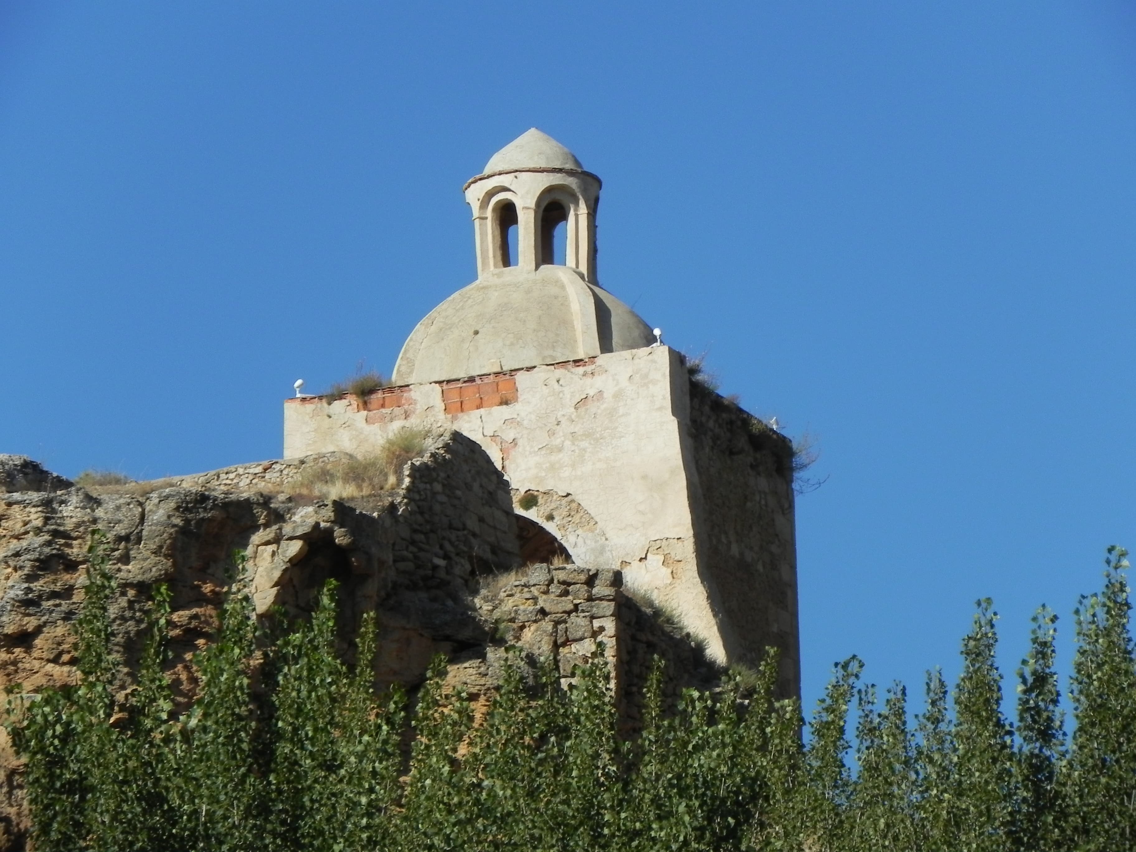 Castillo-ermita de los Poyos