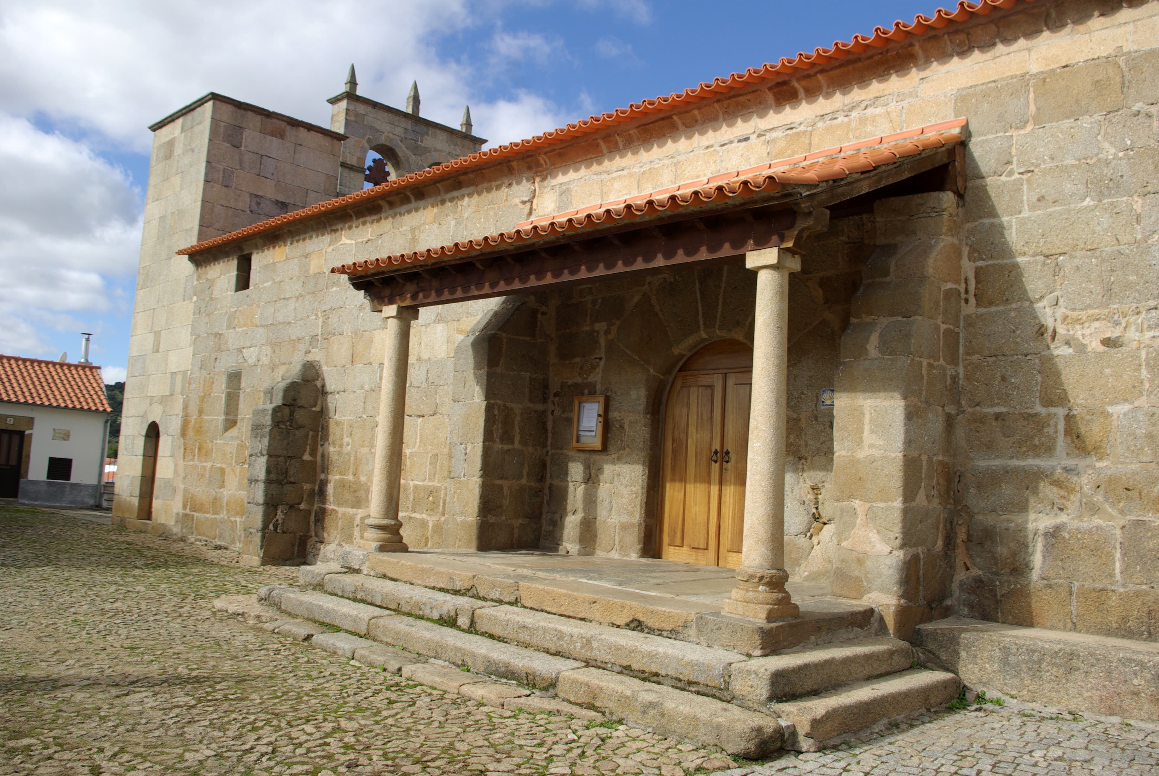 Igreja Matriz de São Miguel de Escarigo