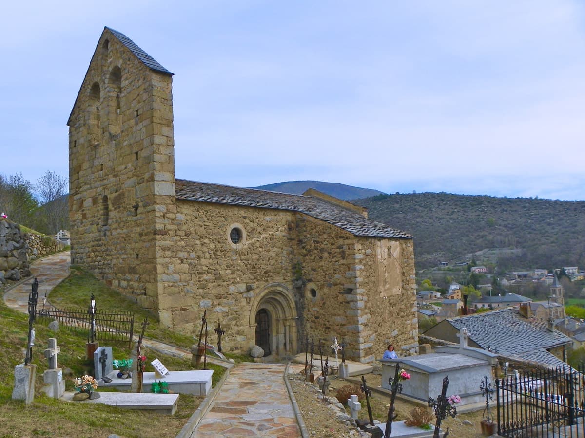 Église Saint-André d'Angoustrine