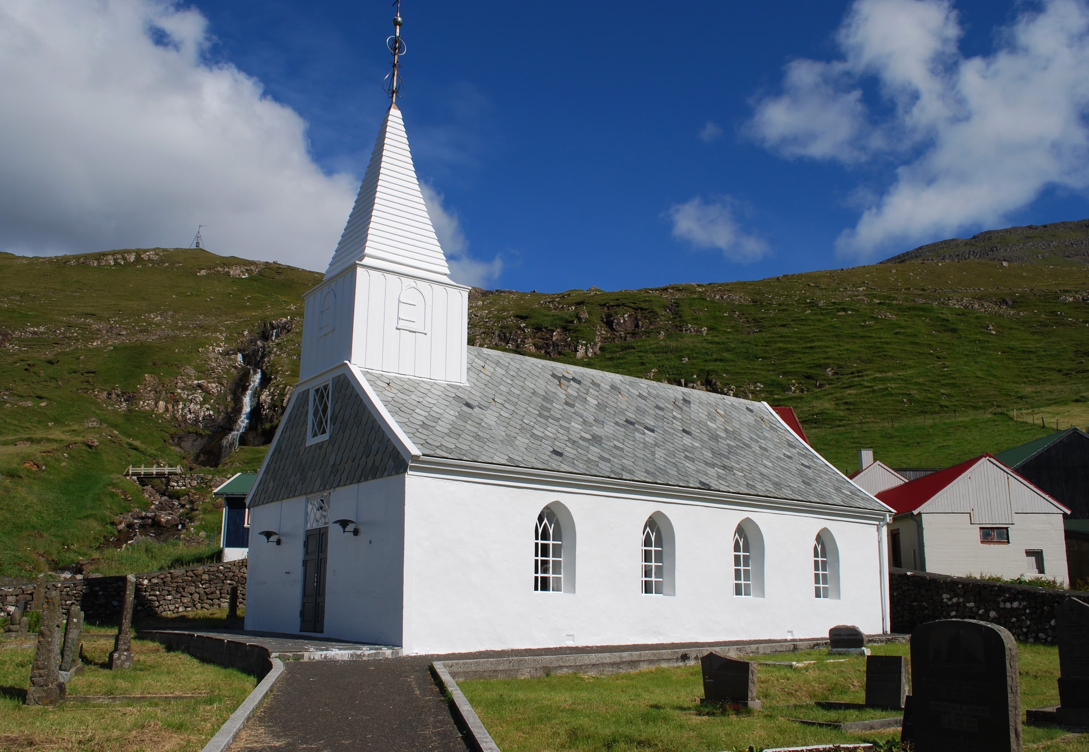 Fámjins Church