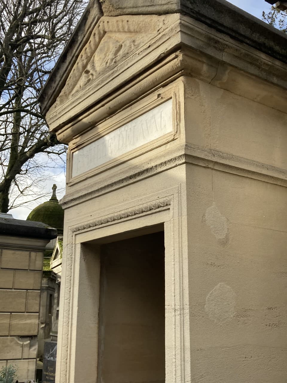 Grave of Delaval