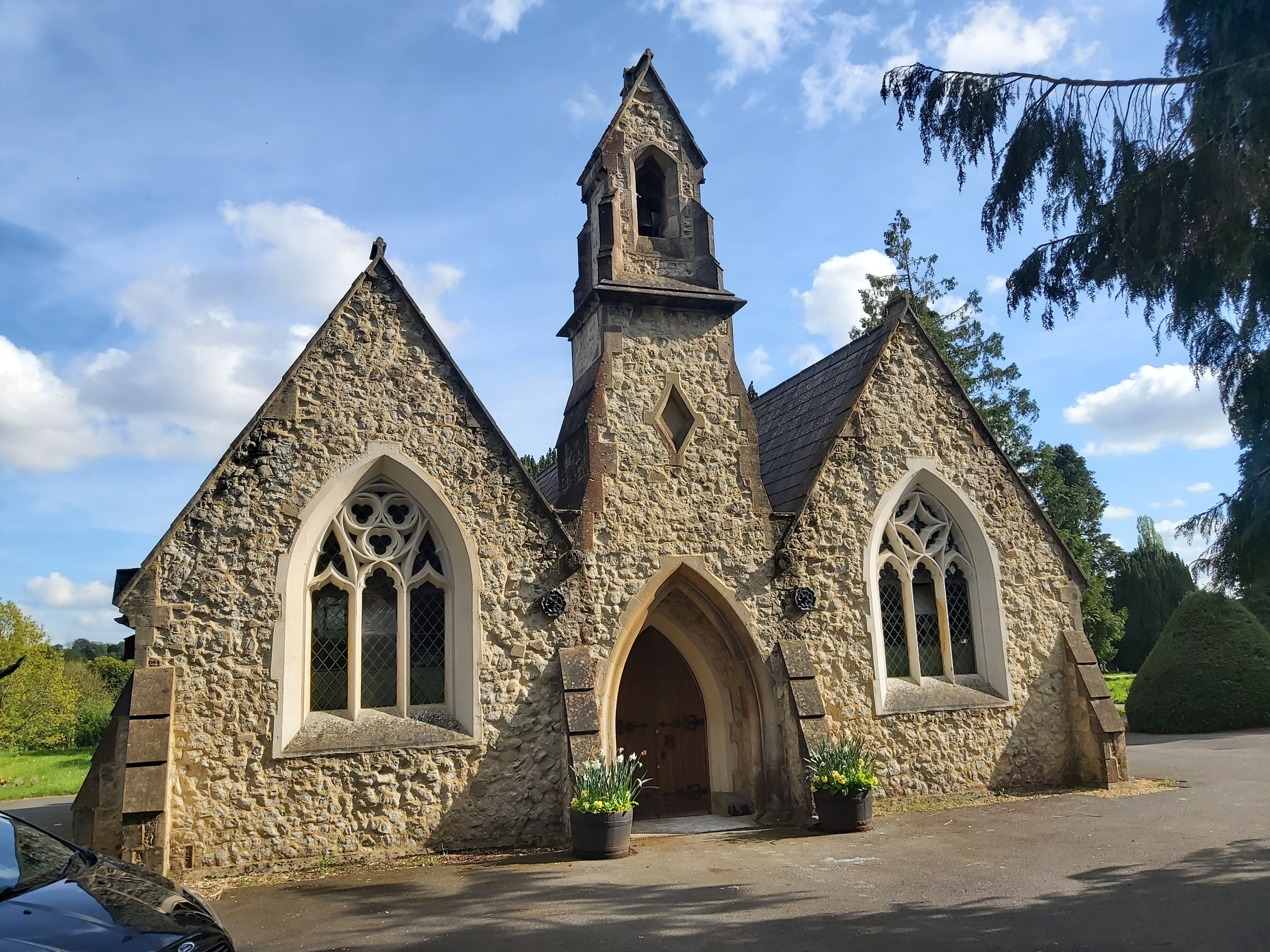 Farnham Cemetery Chapel
