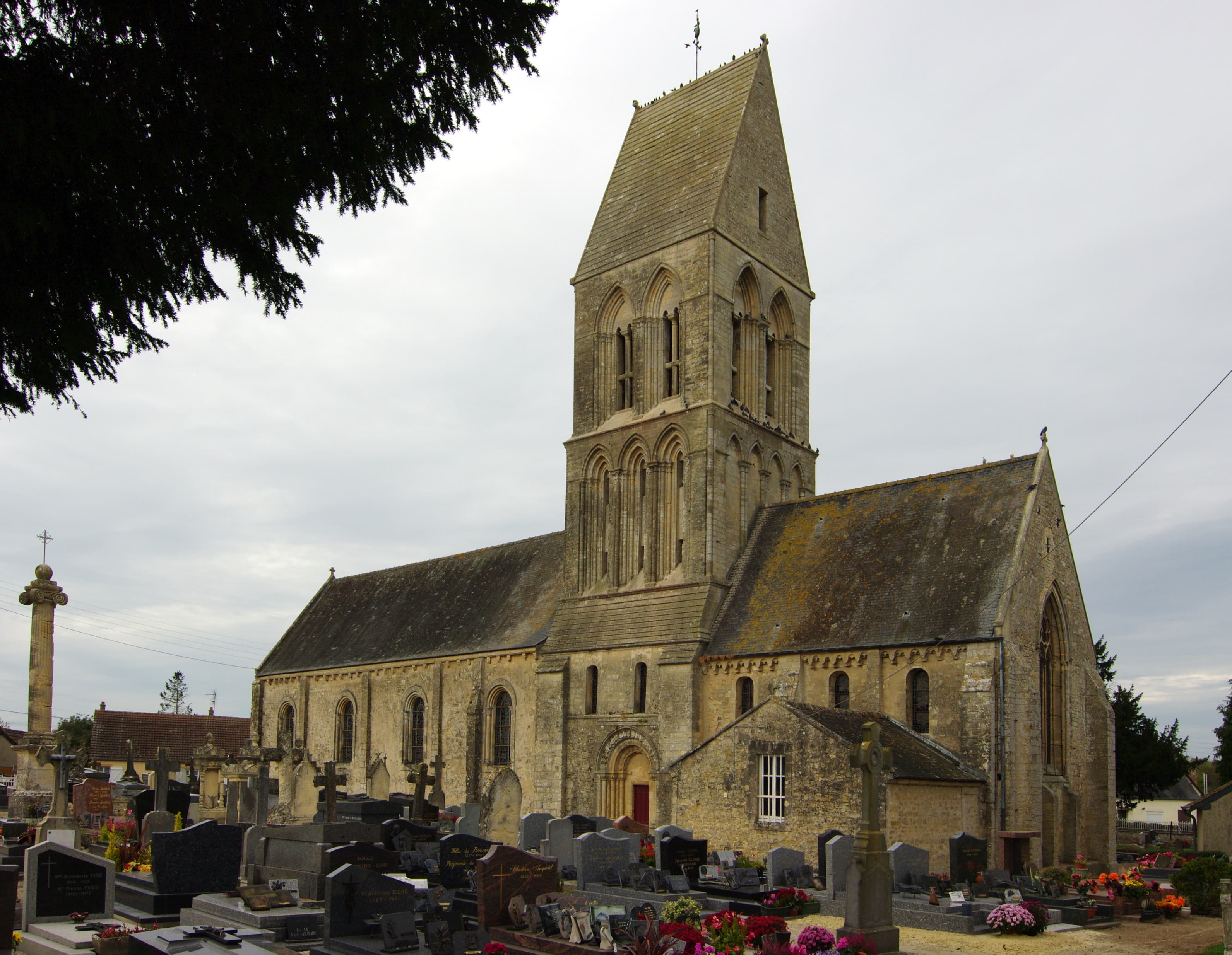 Église Saint-Martin de Formigny