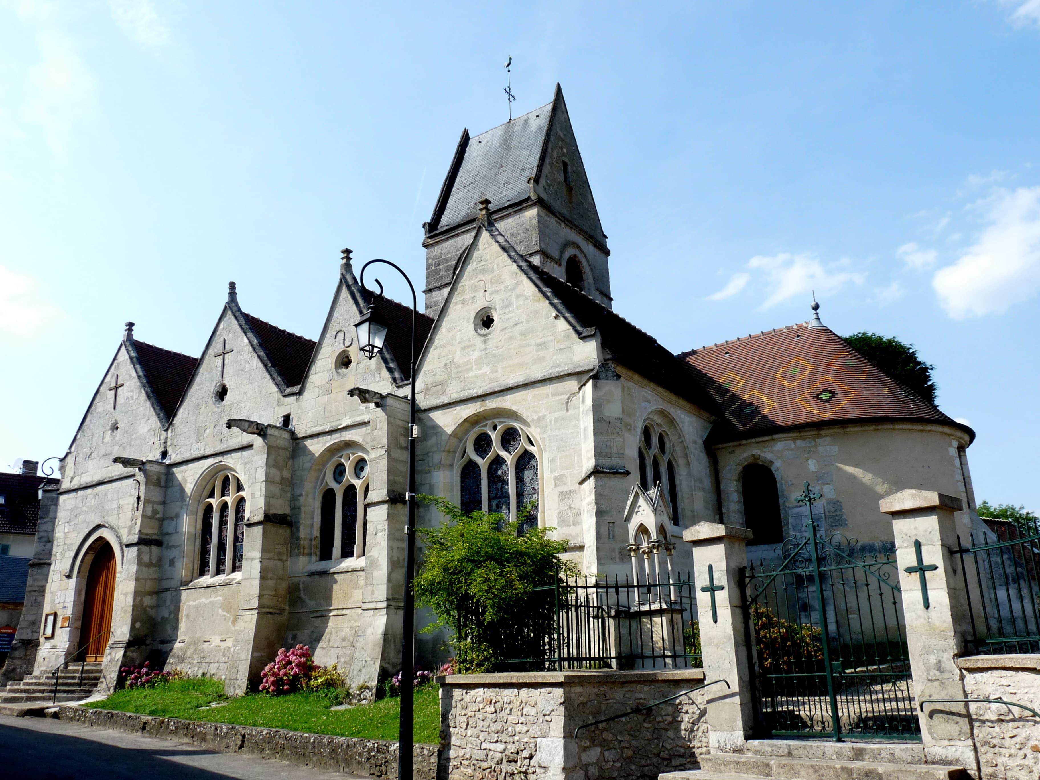 Église Saint-Pierre de Fourges