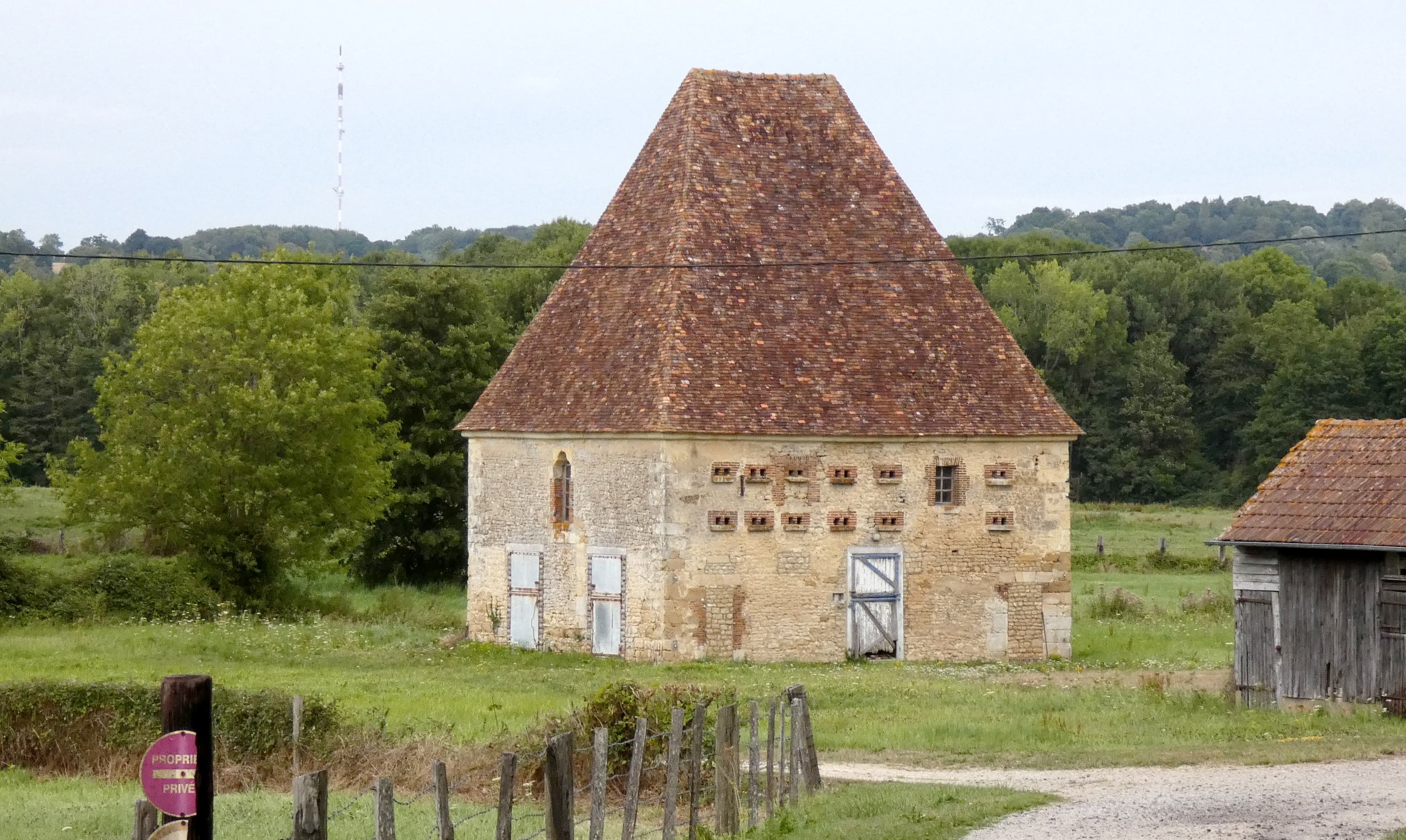 ancien temple protestant de Courtomer