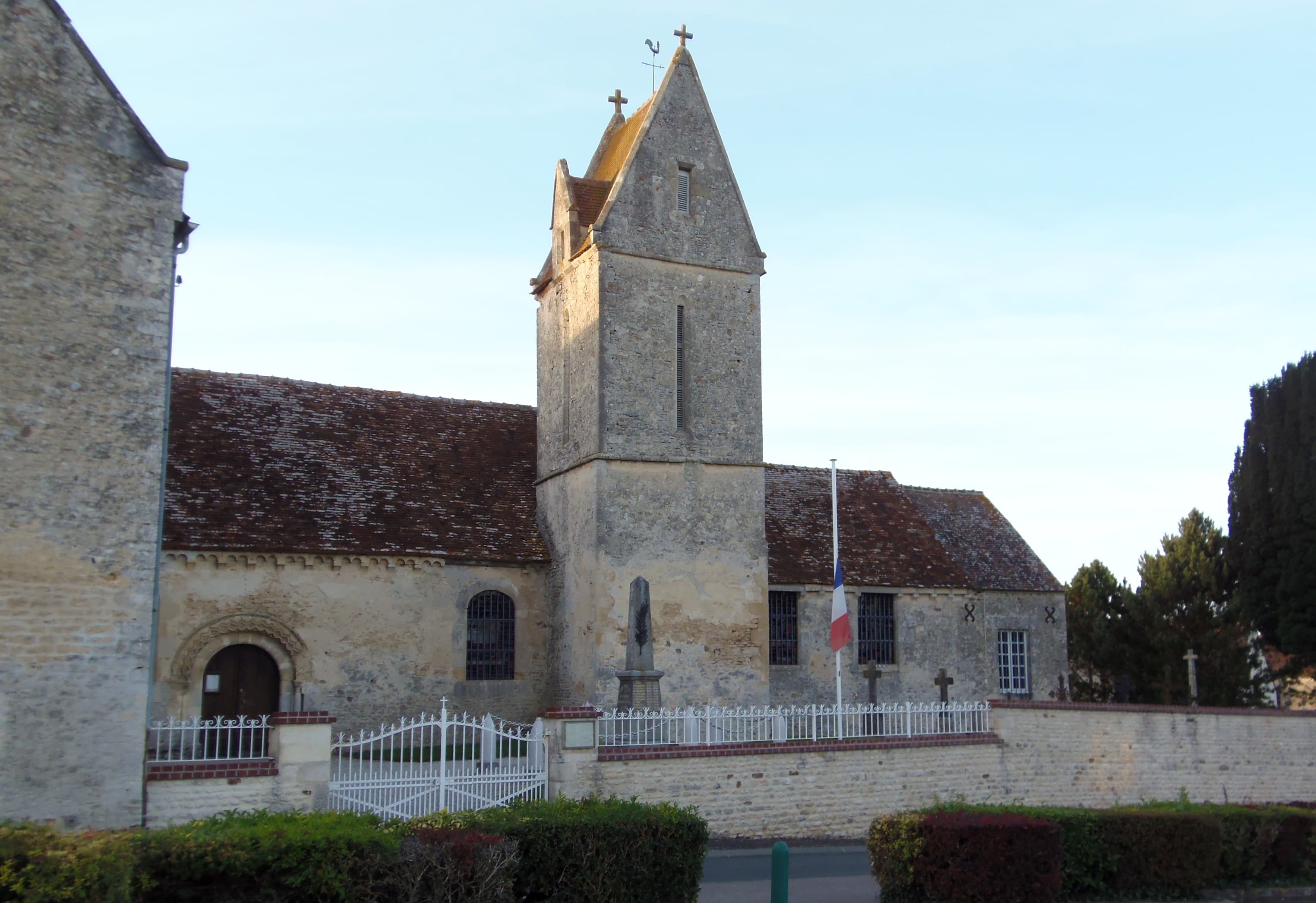 église Saint-Pierre de Saint-Pierre-du-Bû