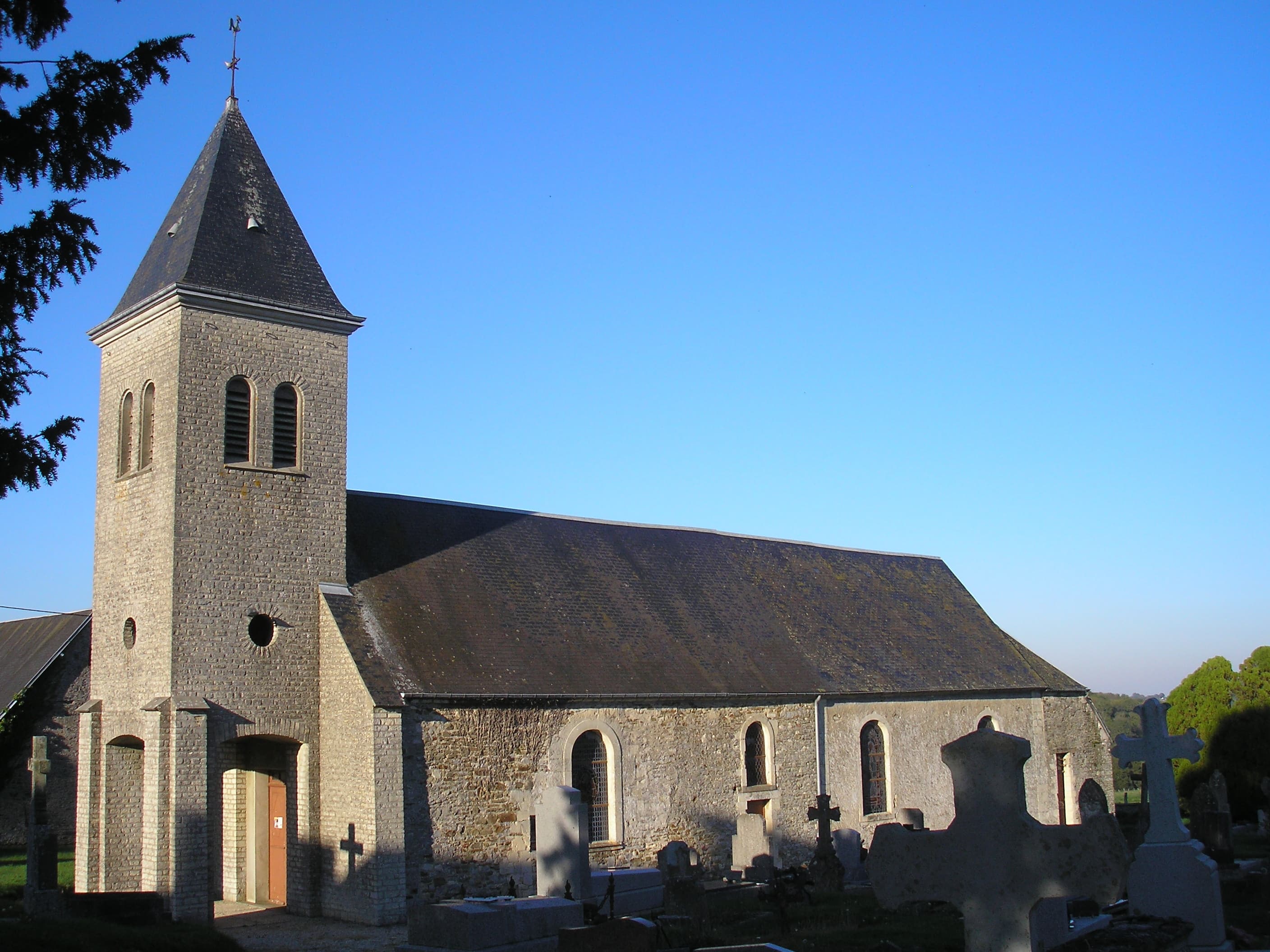 église Saint-Pierre de Saint-Pierre-du-Fresne