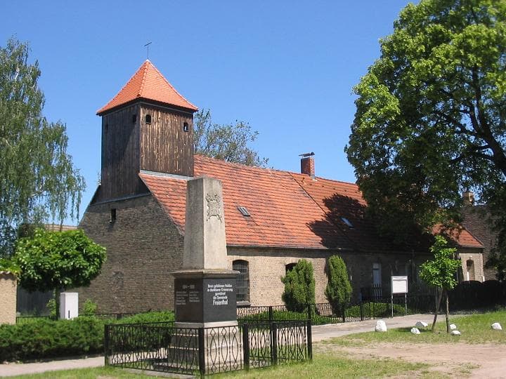Church und school house Freienthal