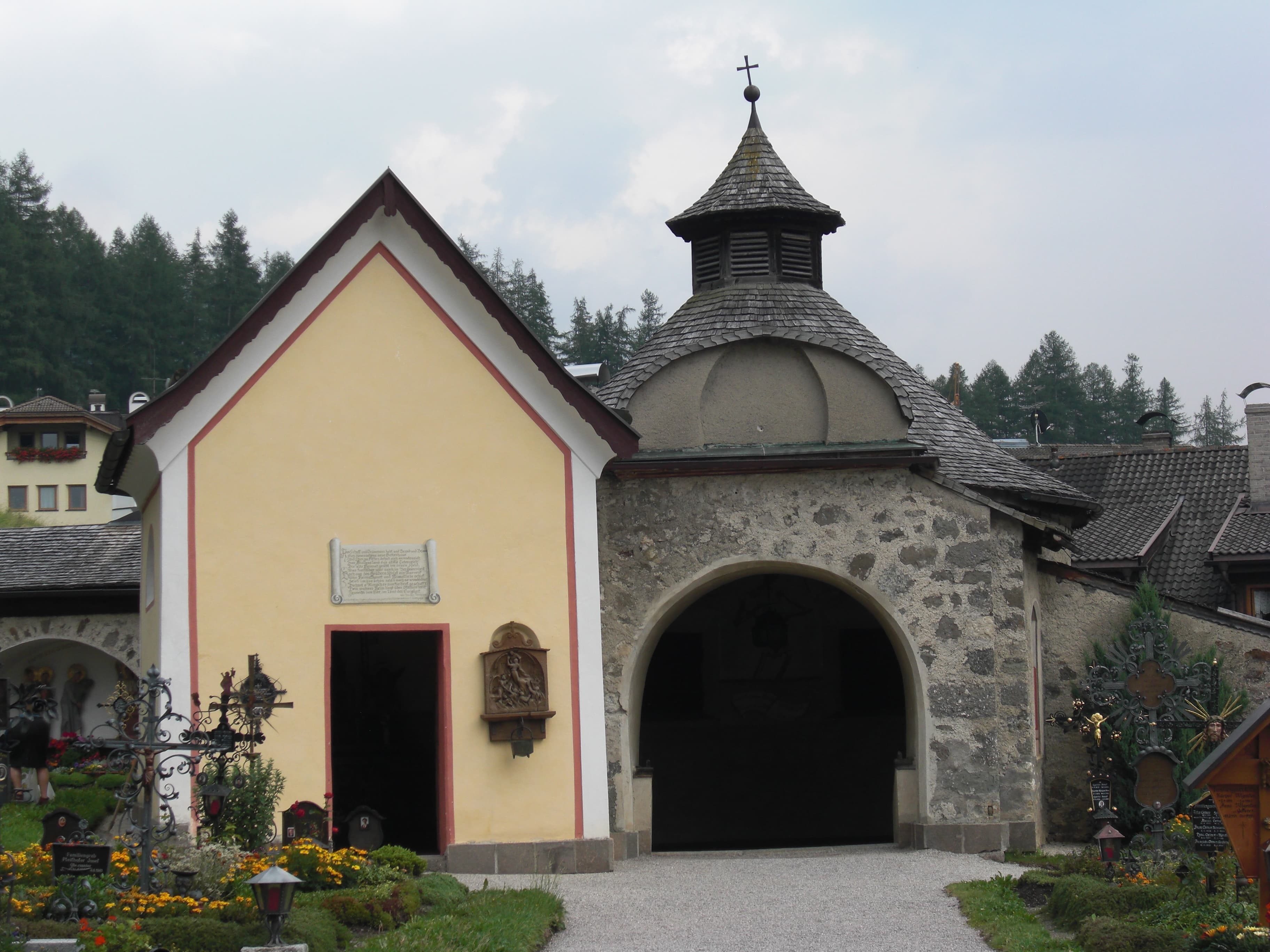 cemetery chapel Sexten