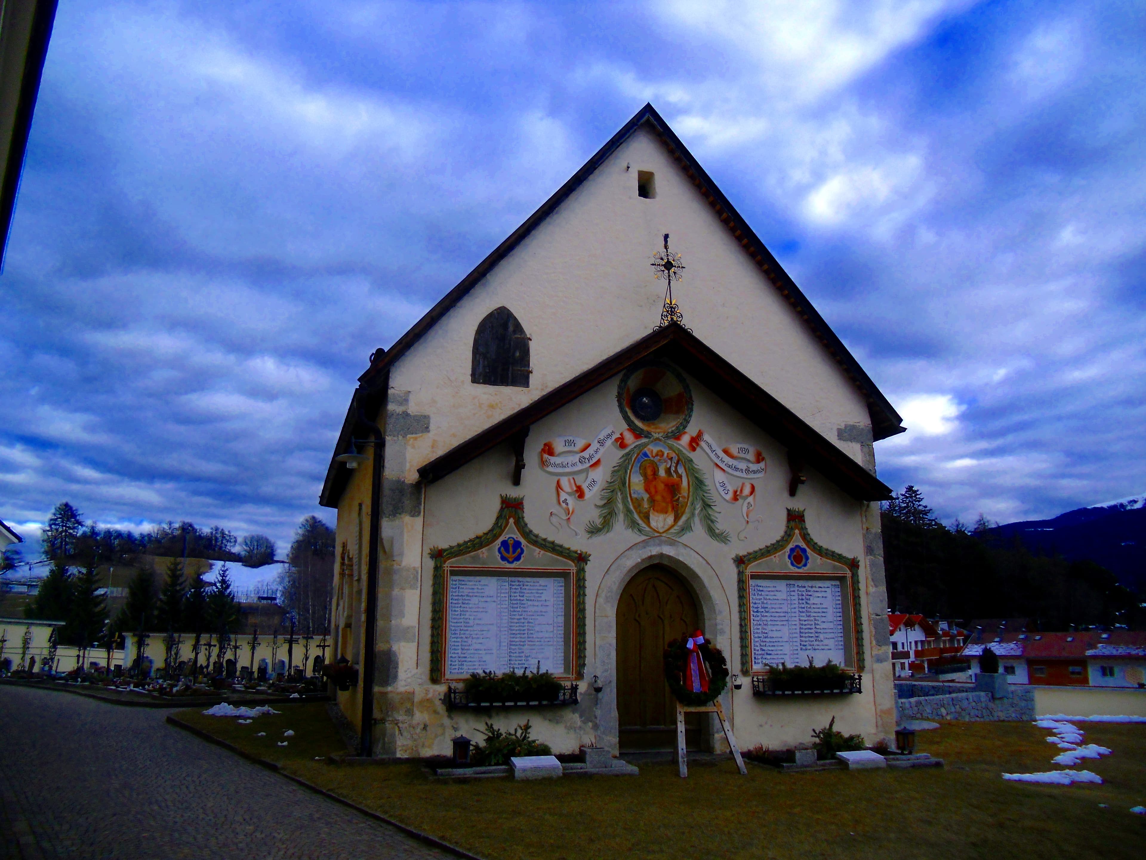 Holy Cross chapel