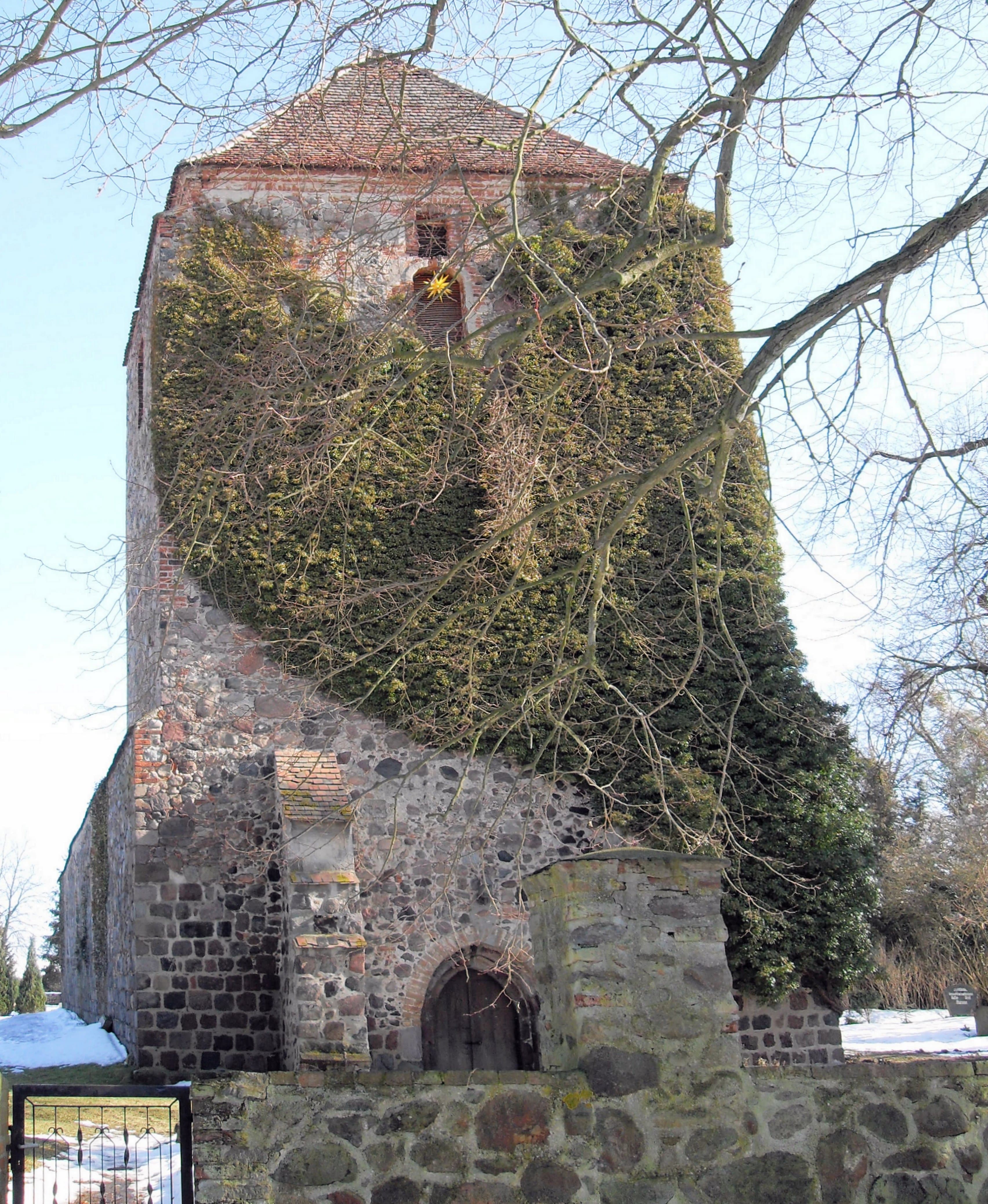 Village church Görlsdorf (Vierlinden)