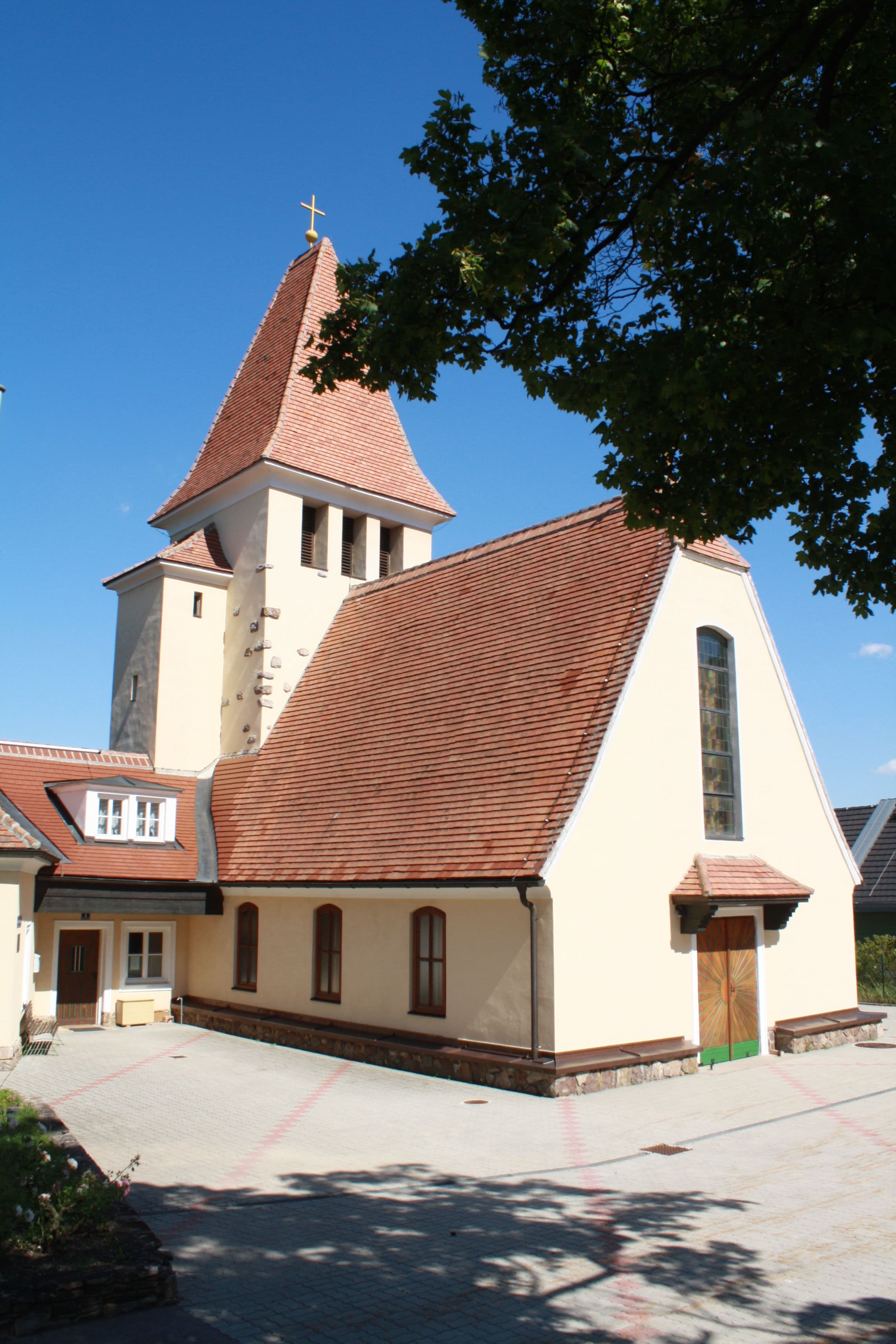 Christkönigskirche, Gießhübl