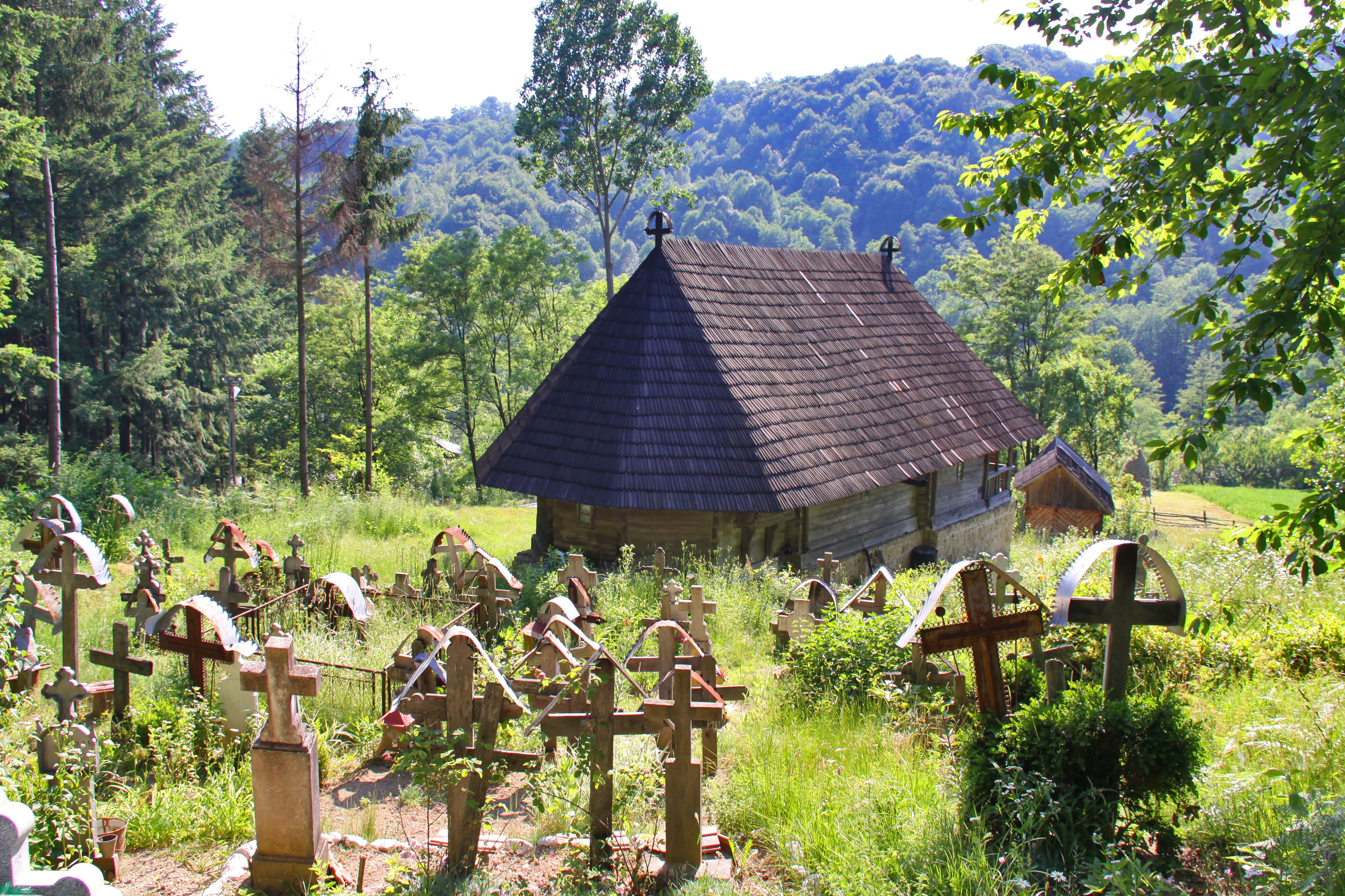 Wooden church in Grămești, Vâlcea