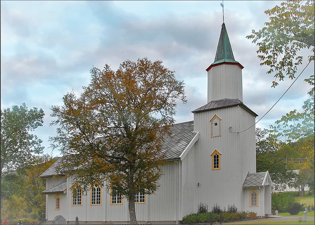 Gravvik Church