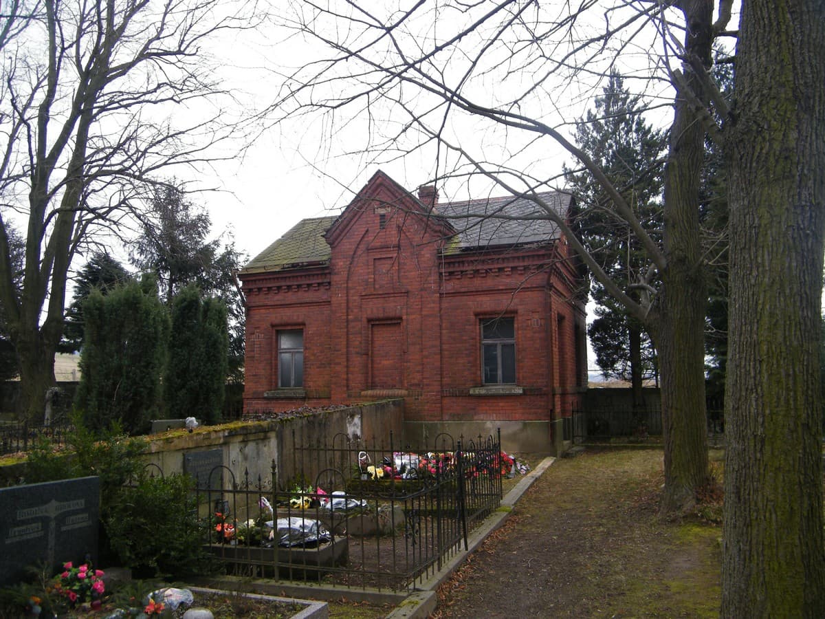 Mortuary in Království