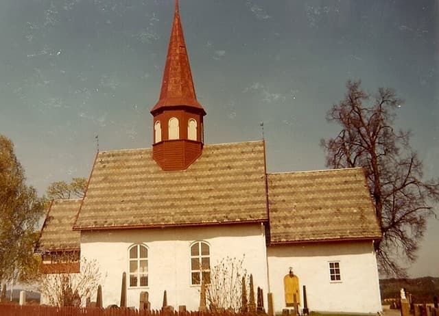 Hedenstad kyrkje