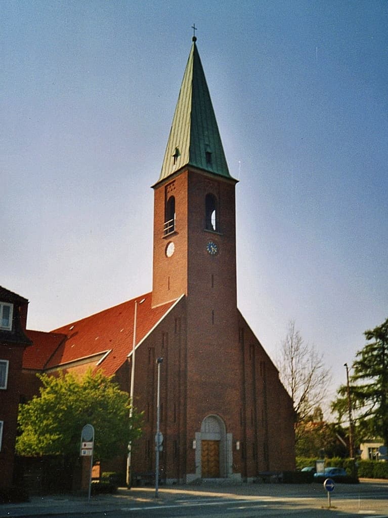 Helleruplund Church