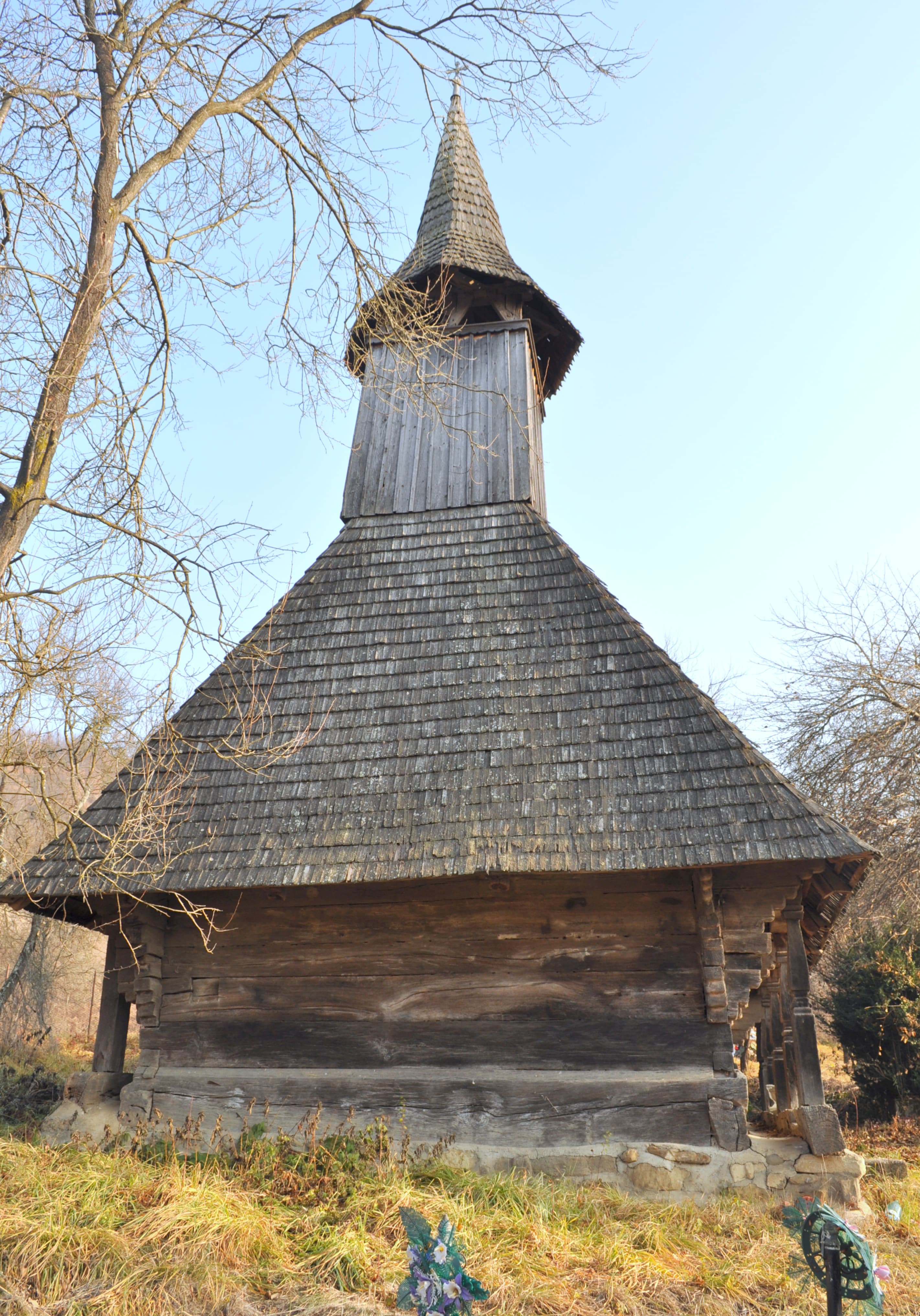 Wooden church of the Archangels in Hida, Sălaj