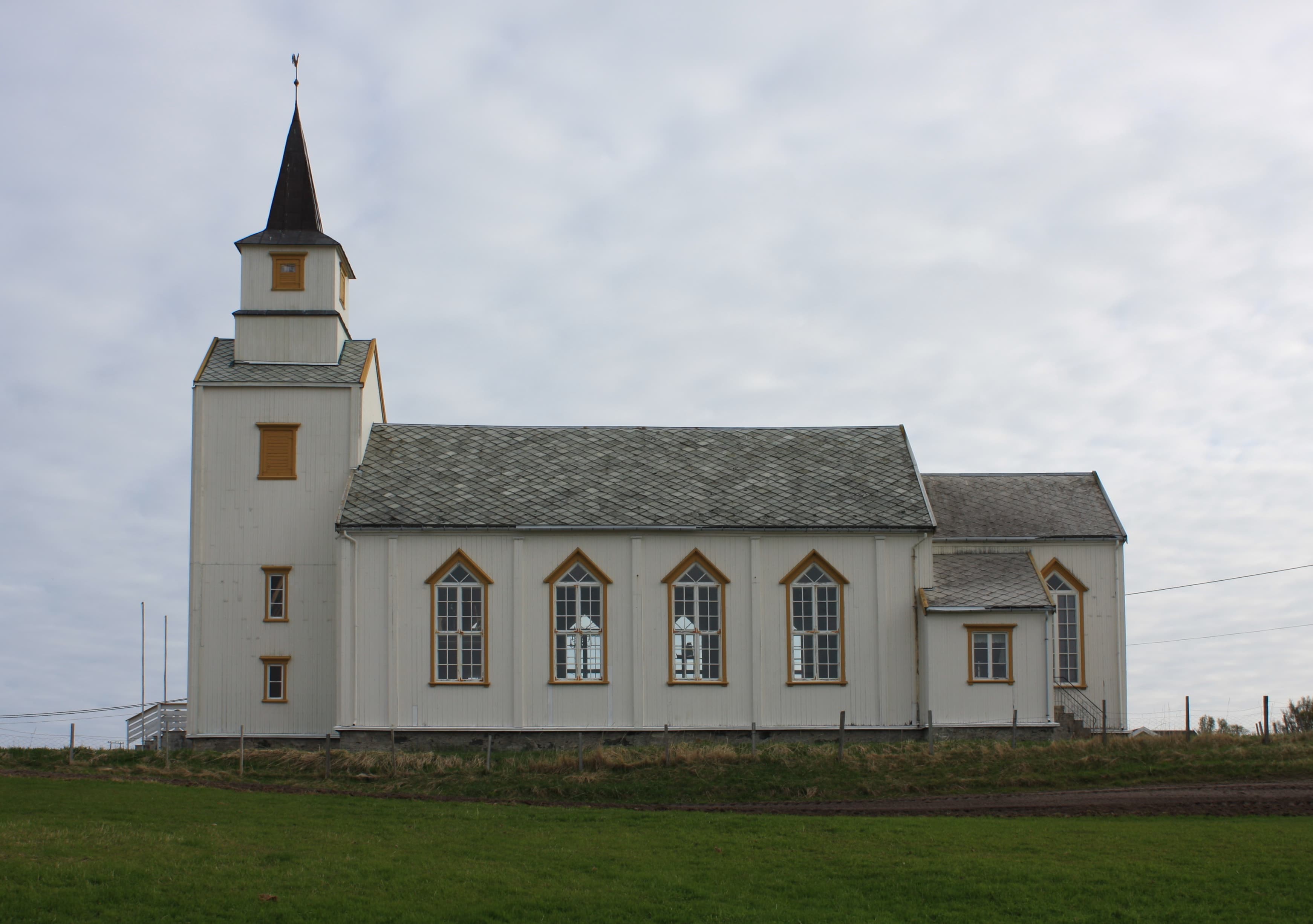 Hillesøy Church