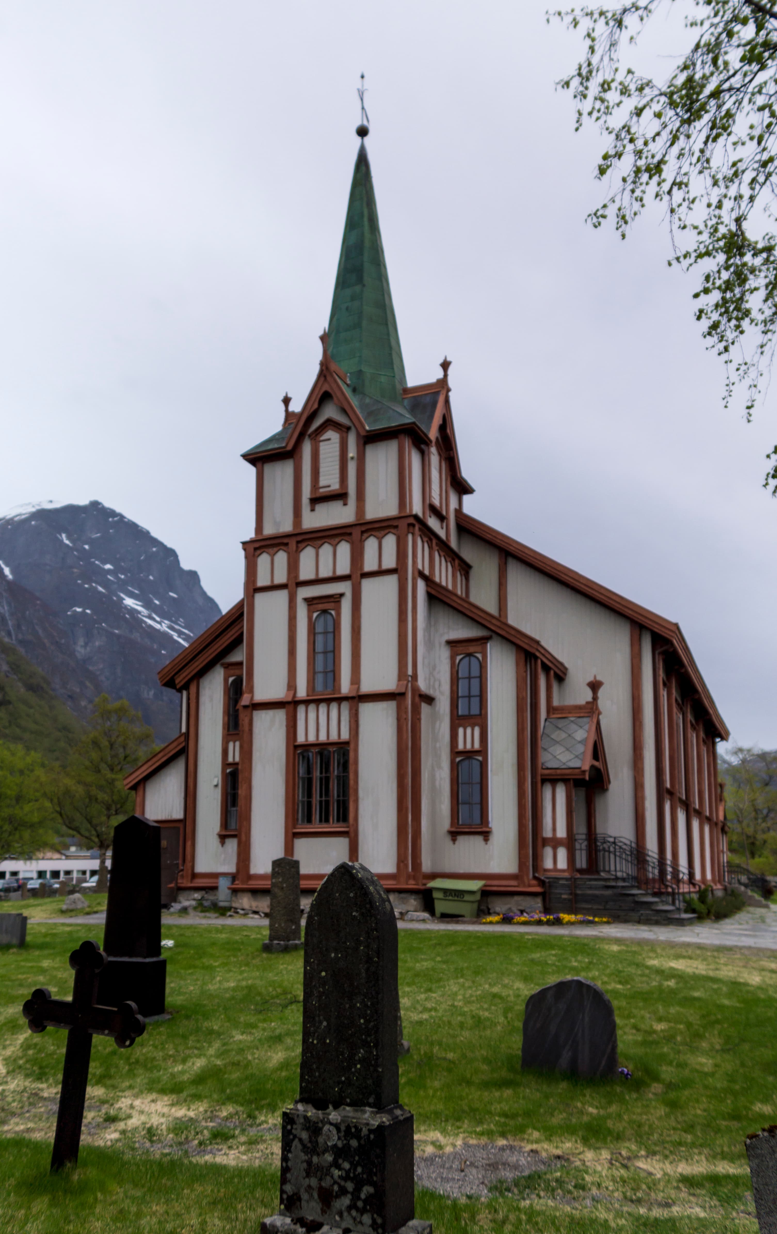 Hov Church