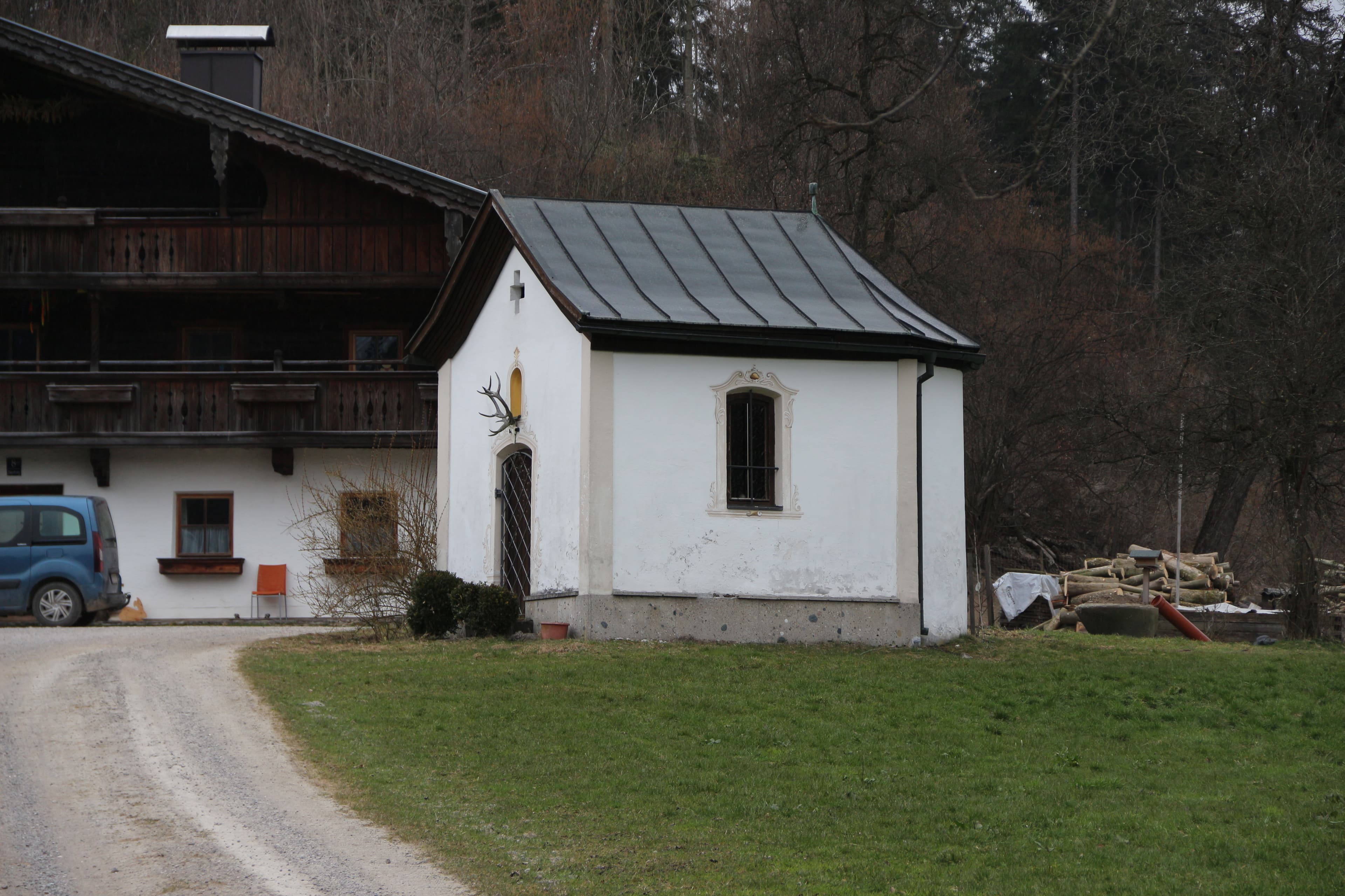 Marchhof und Hubertuskapelle