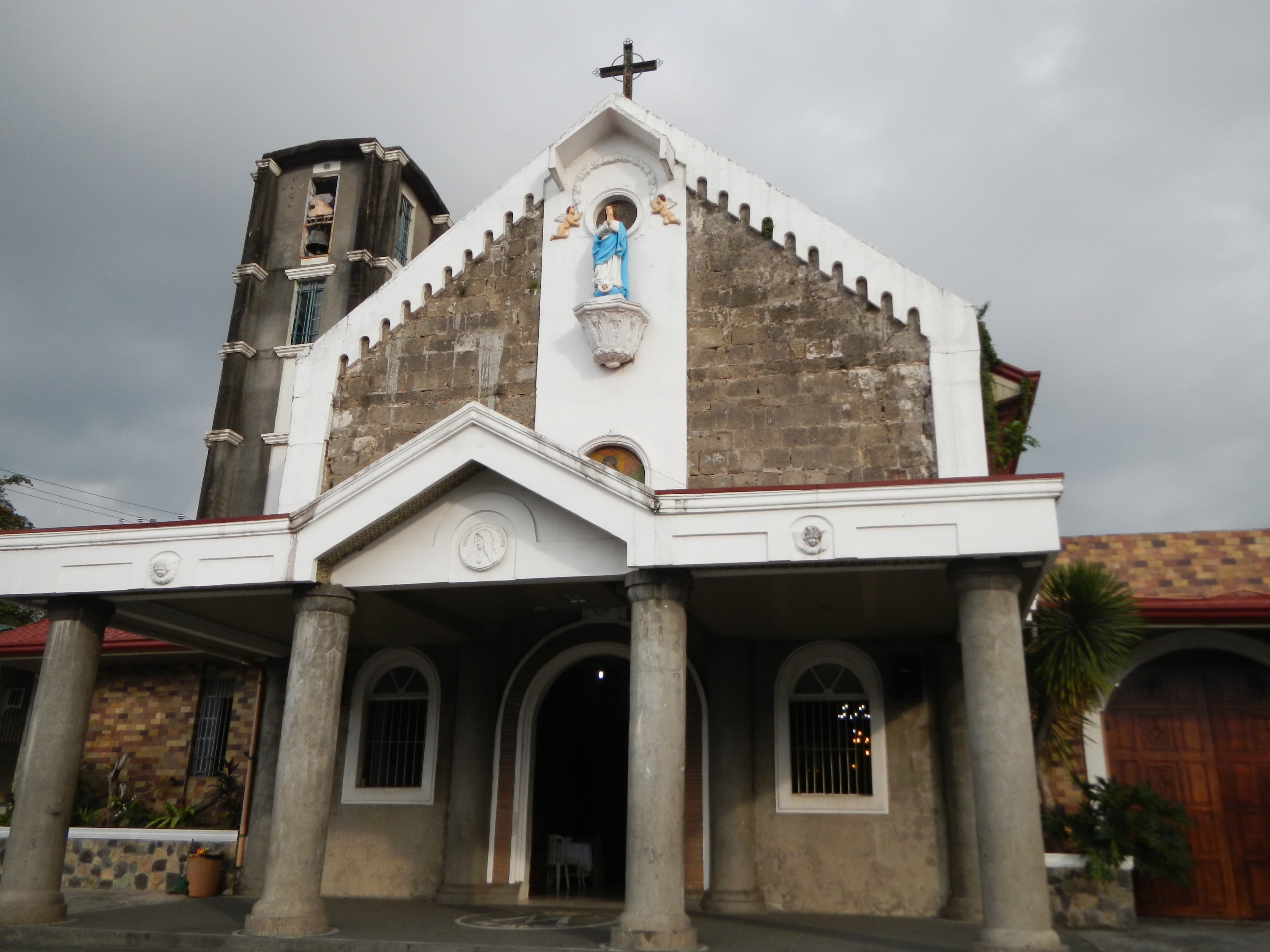 Los Baños Church