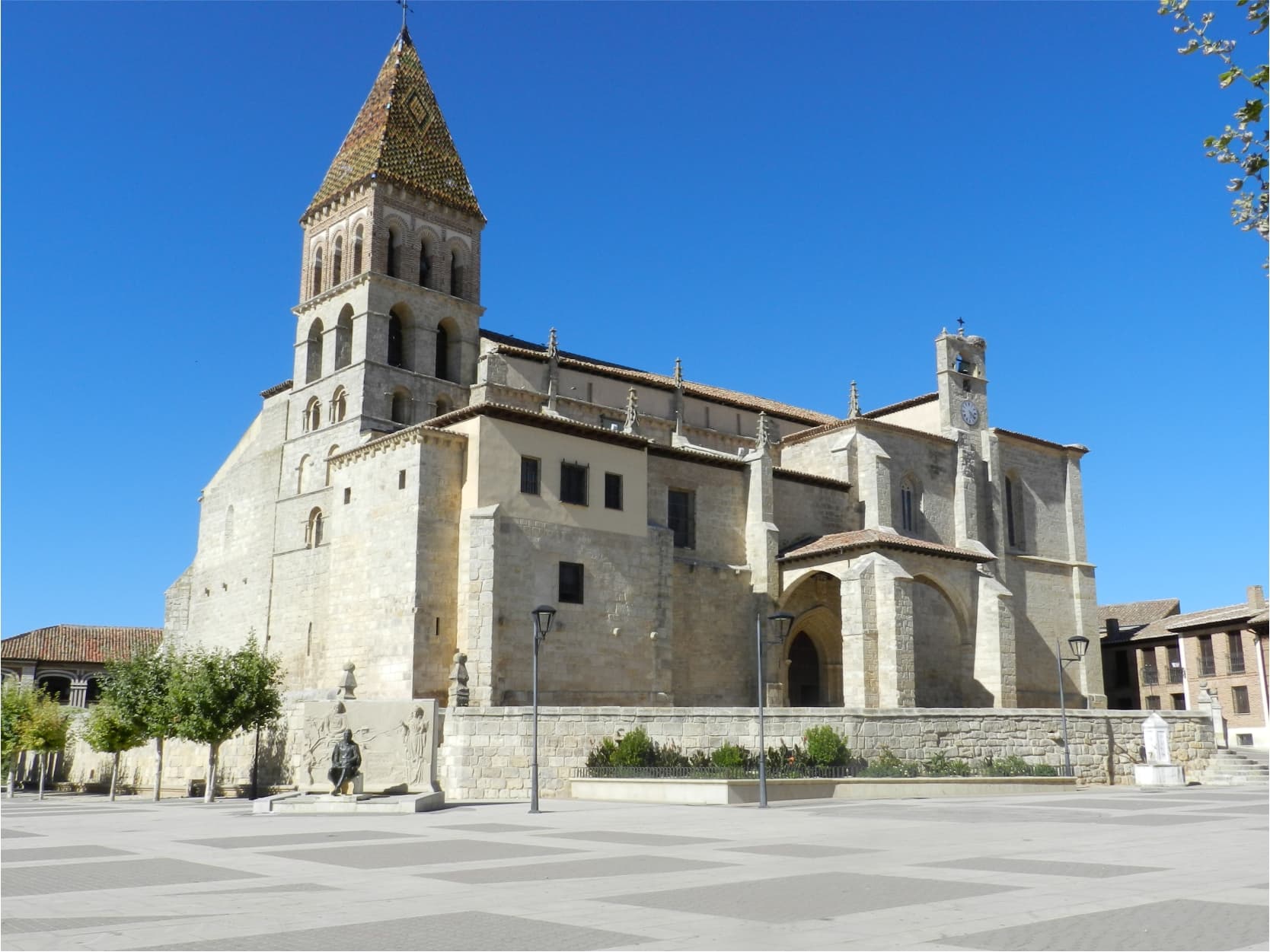Iglesia de Santa Eulalia (Paredes de Nava)