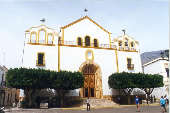 Iglesia Parroquial Santa María de Ambrox