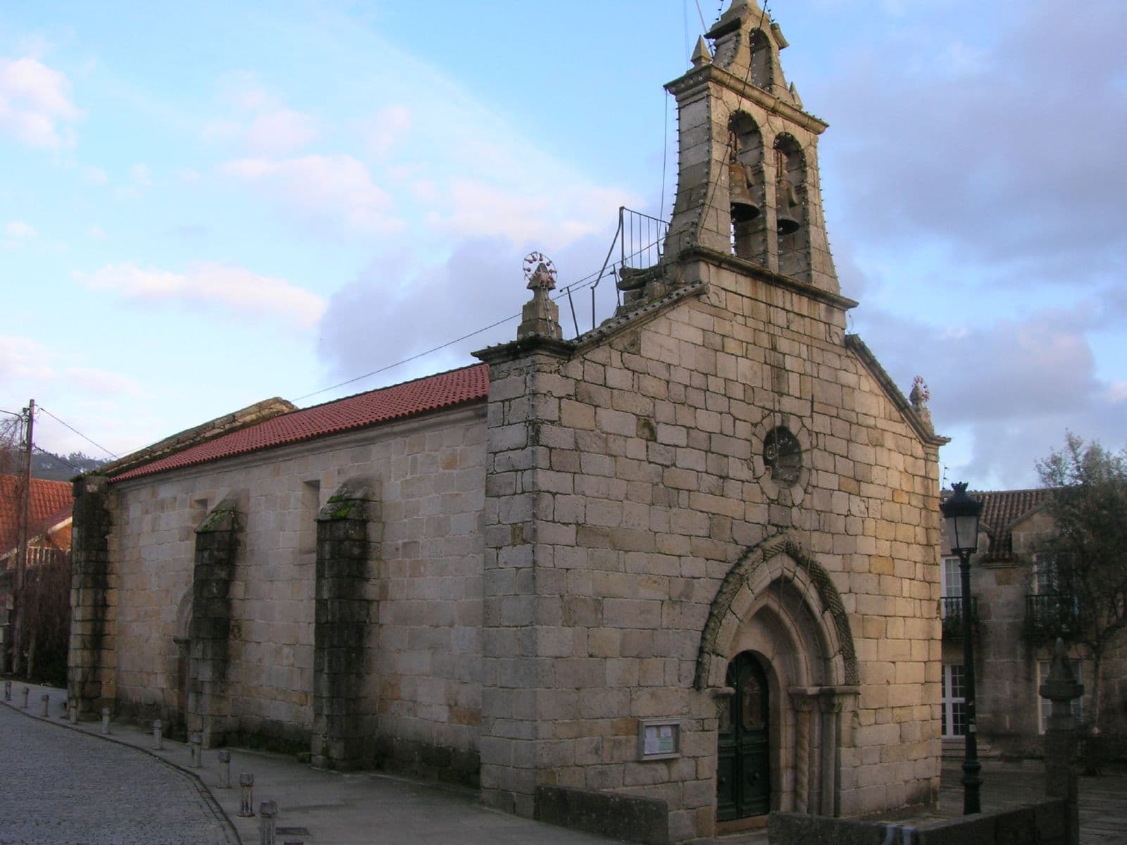 Igrexa de Santiago de Bembrive