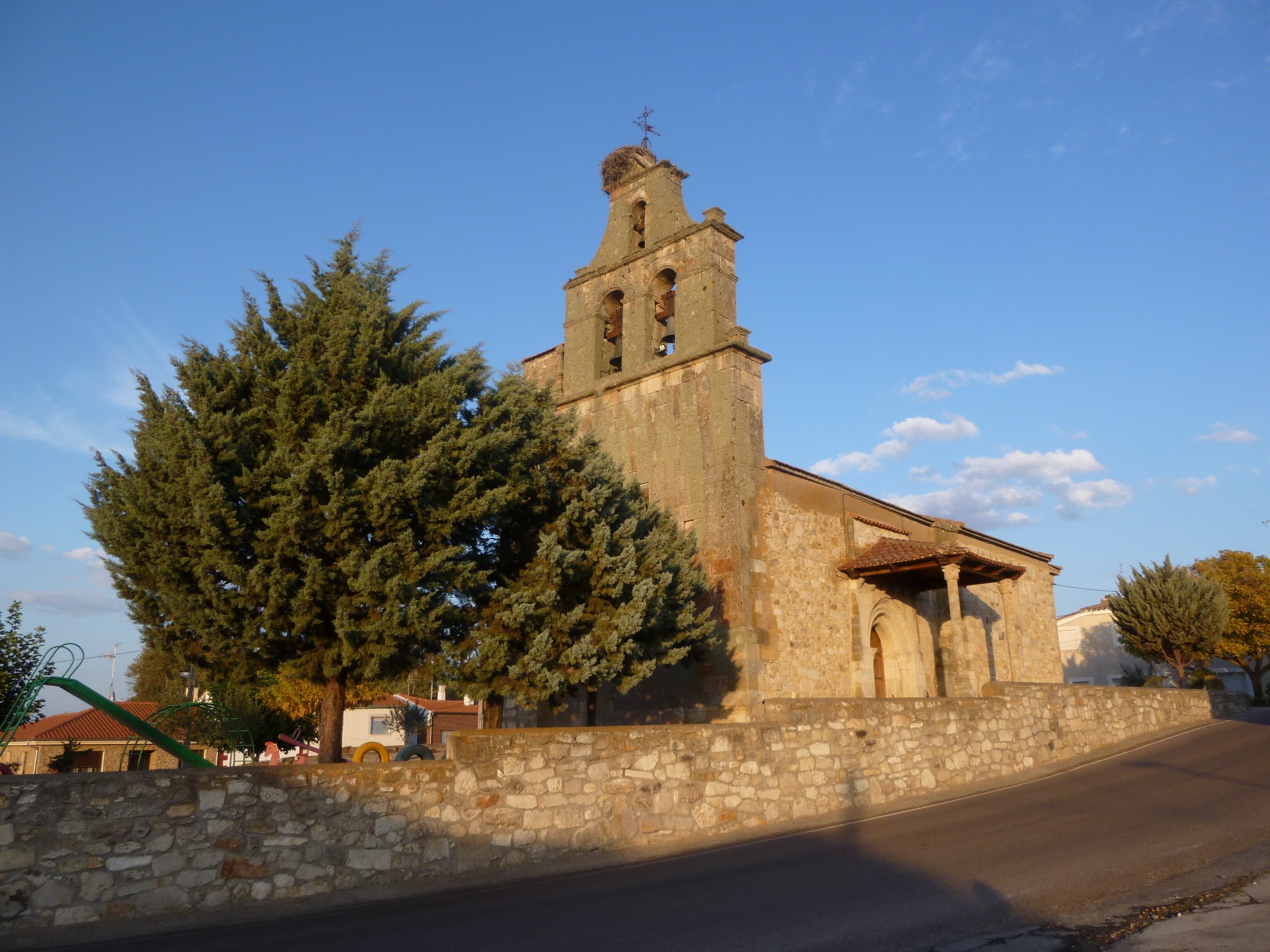 Church of San Román Mártir, Torresmenudas