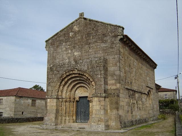 Church of São Salvador (Bravães)