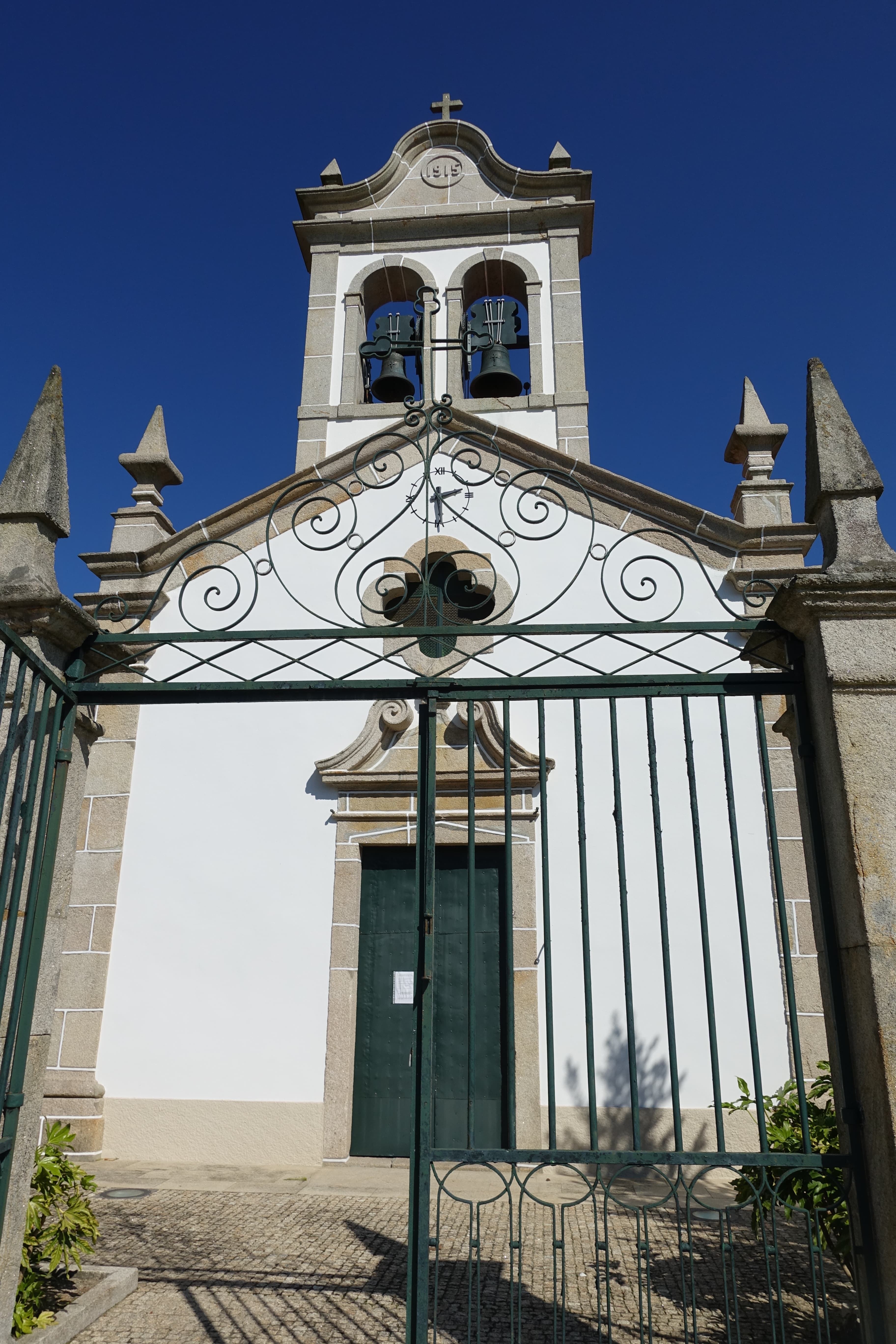 Igreja Paroquial de Carvalhas