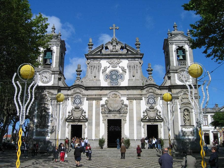 Igreja paroquial de Matosinhos, incluindo o seu recheio