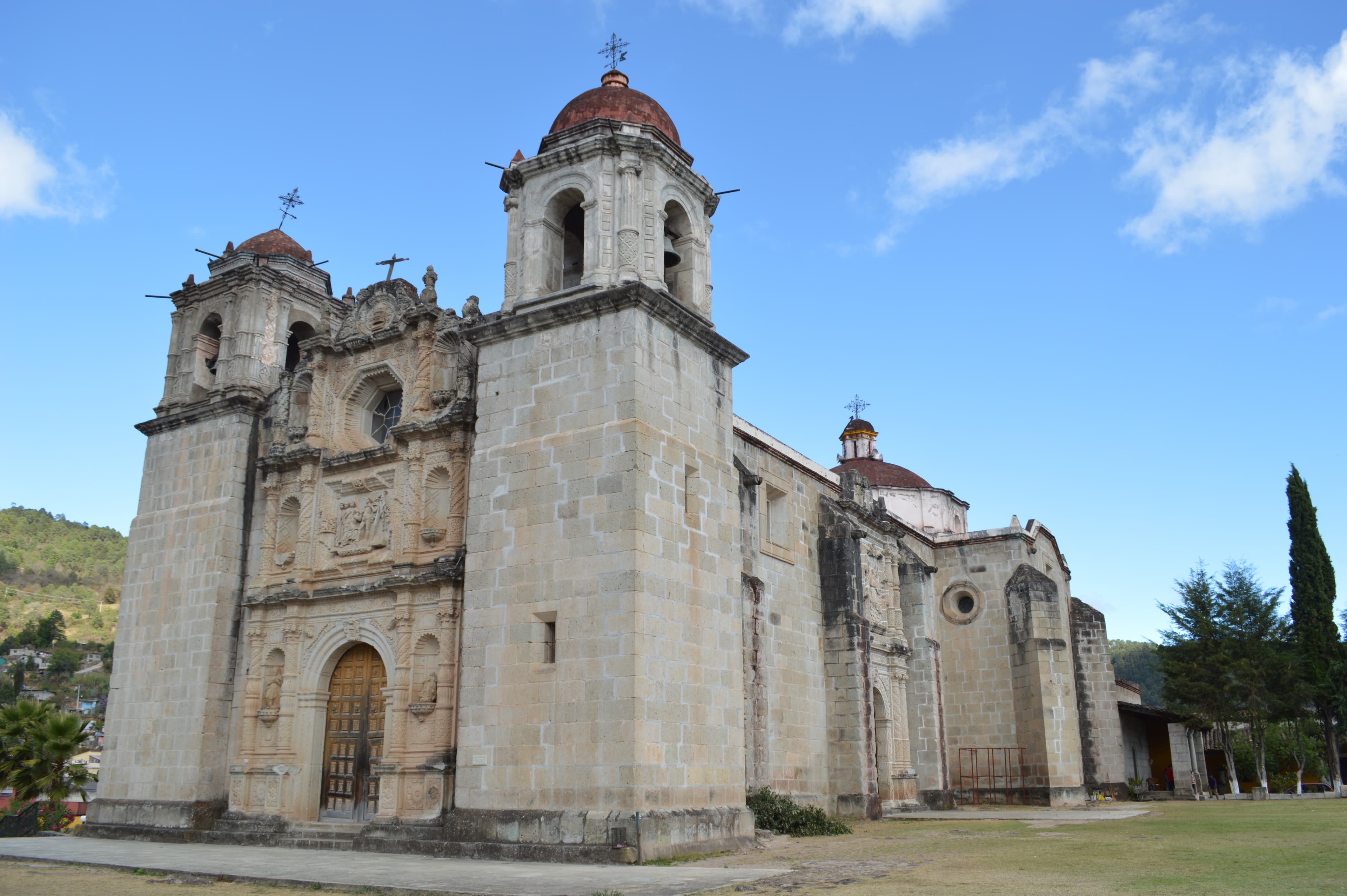 Santo Tomás Apóstol Church