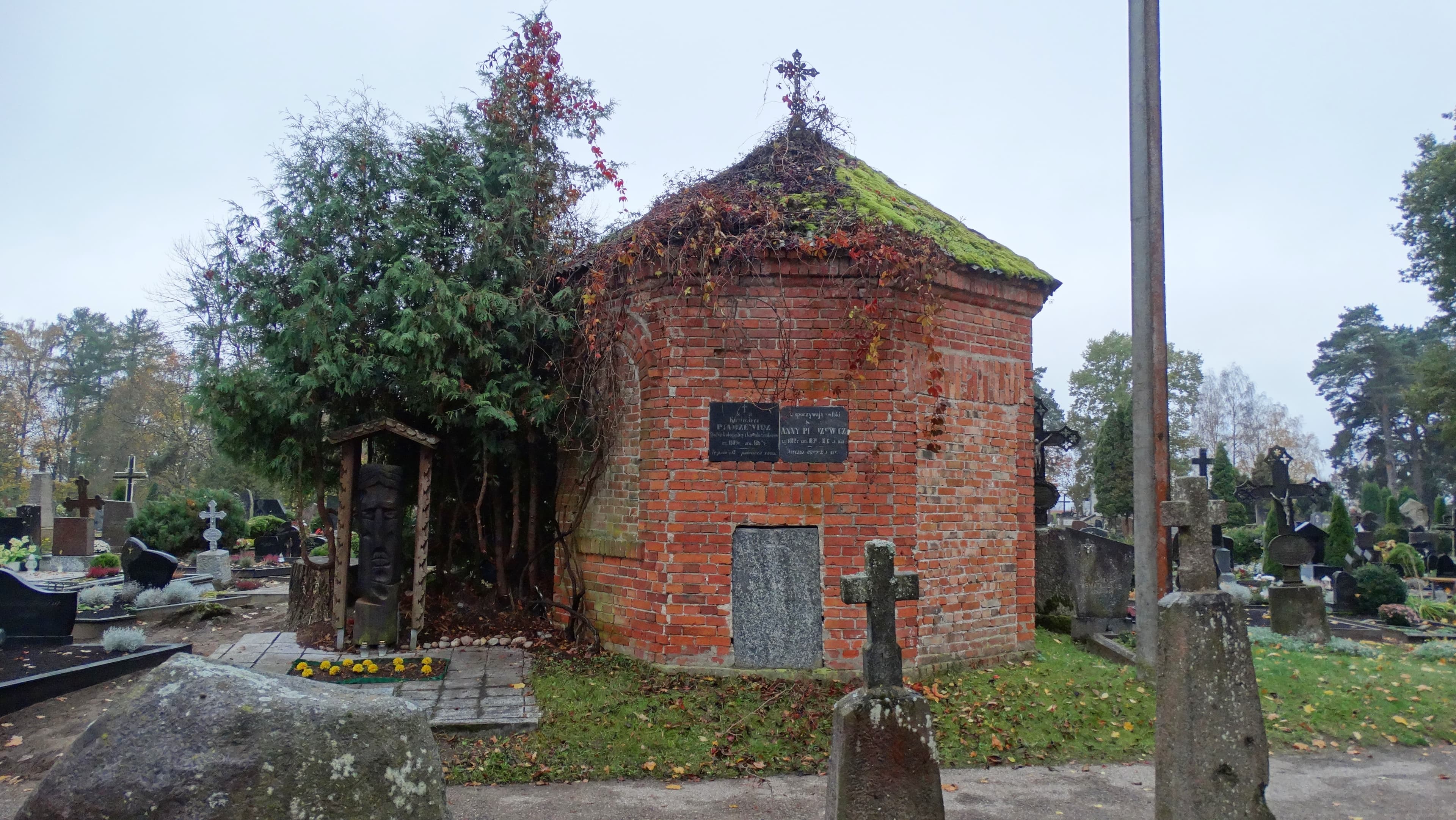 Jurbarkas, cemetery chapel