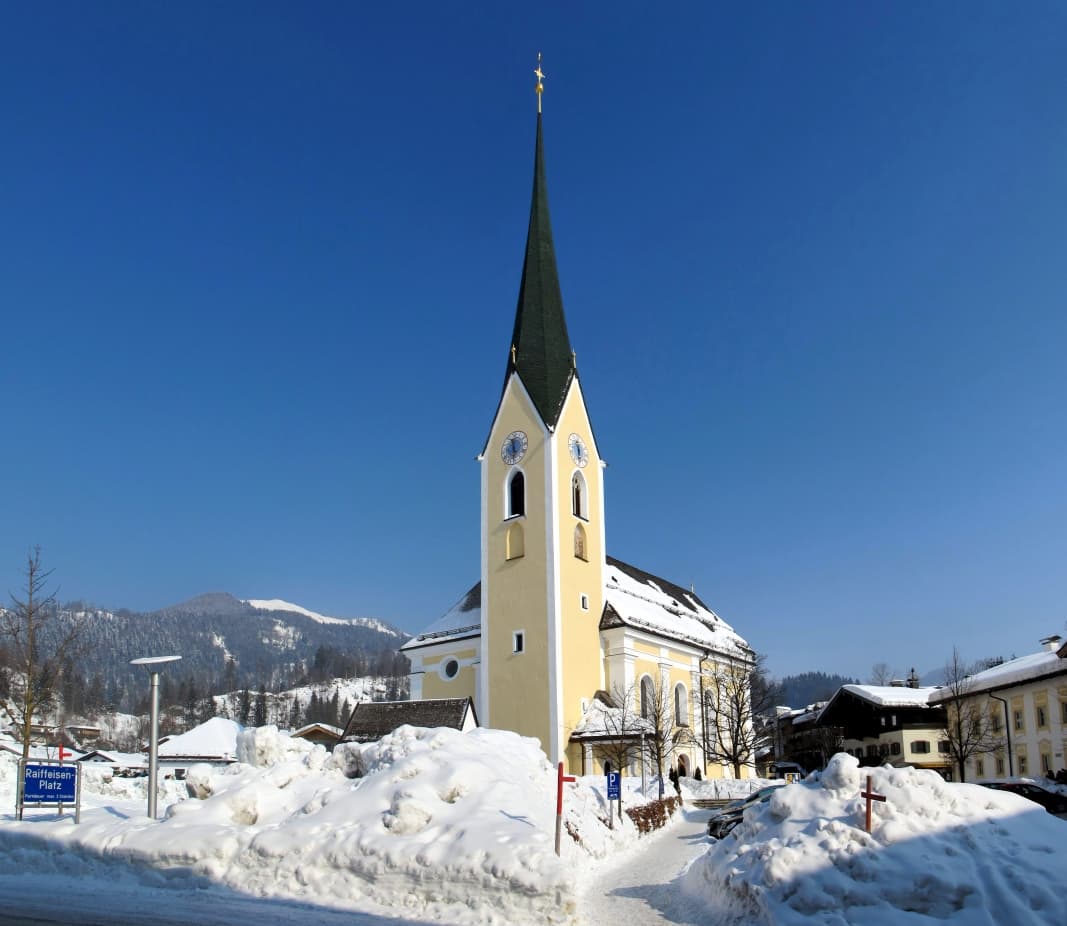 Pfarrkirche hll. Petrus und Paulus, Kössen