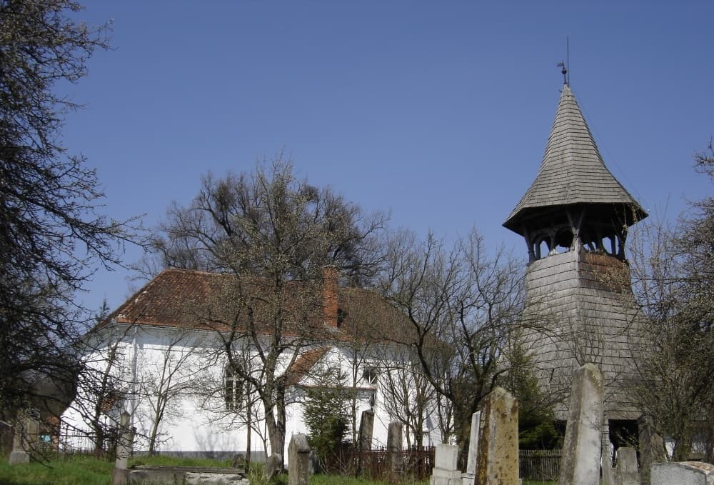 Fortified church in Calnic